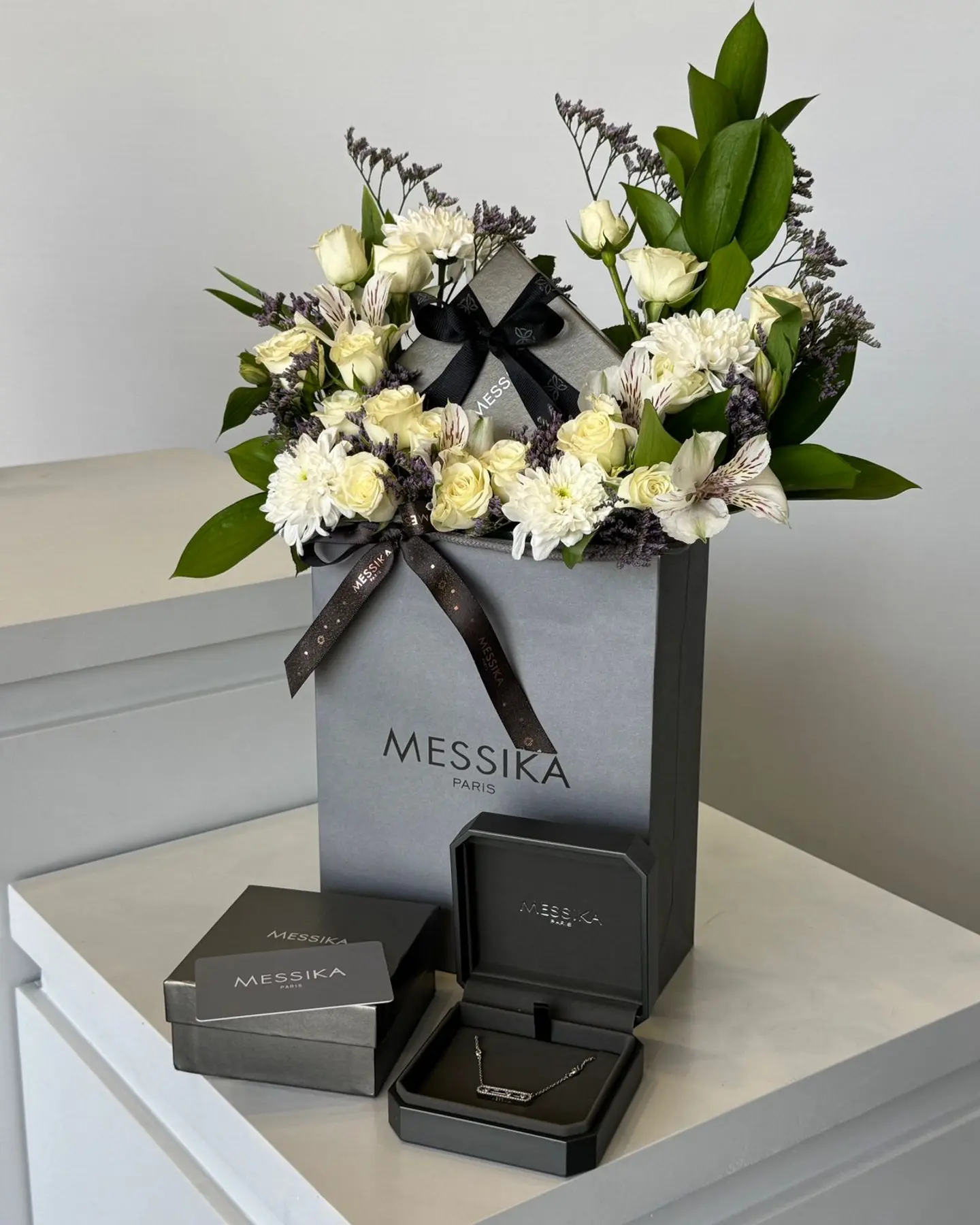 Messika Necklace Decorated With Natural Roses 100