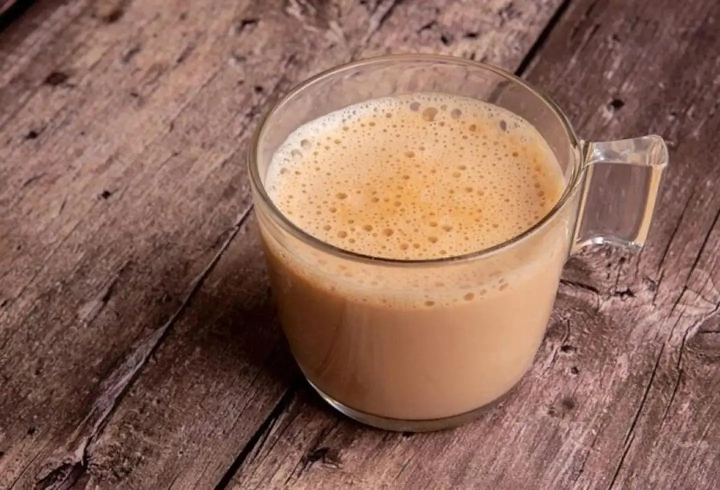 شاي عدني بالحليب