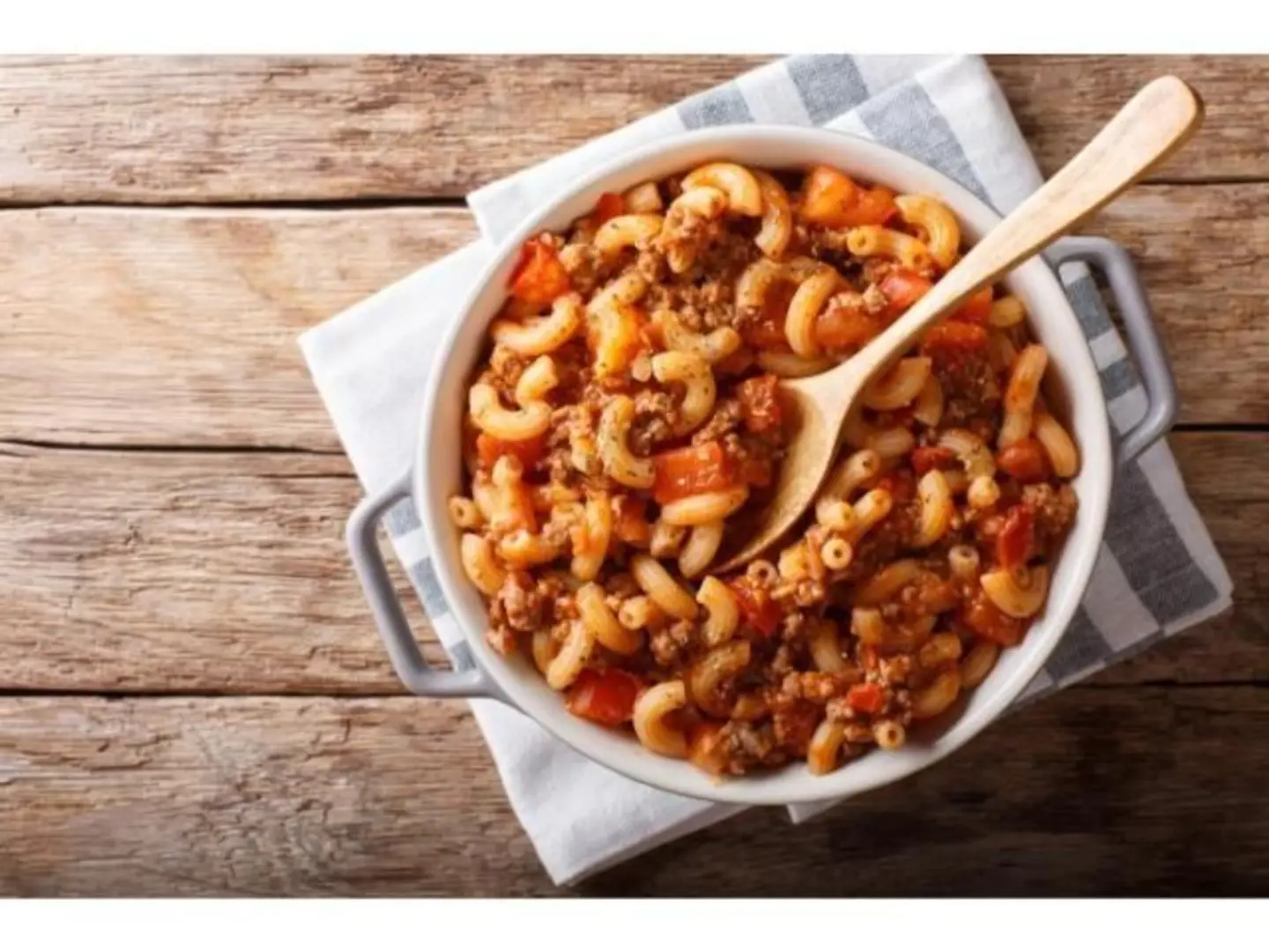 طاجن مكرونه باللحمه المفرومه