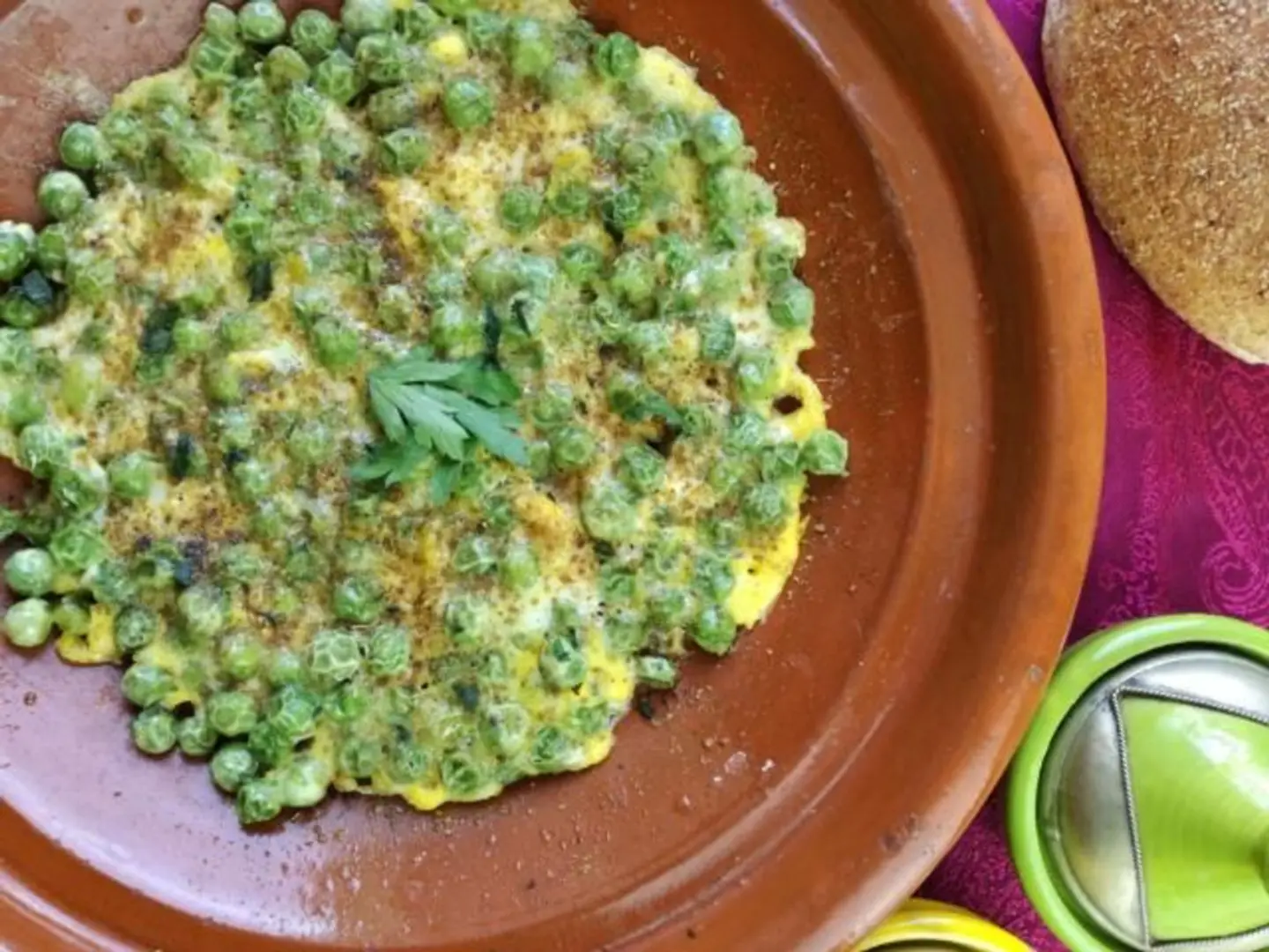 Peas With Eggs