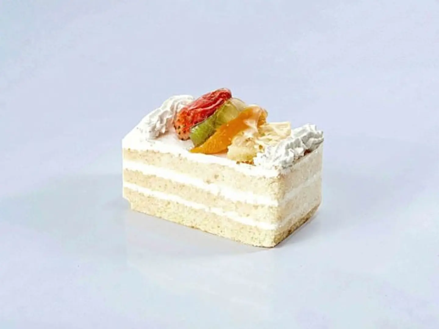 قطعة كيك فواكه