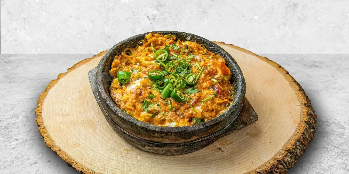 فول مع البيض