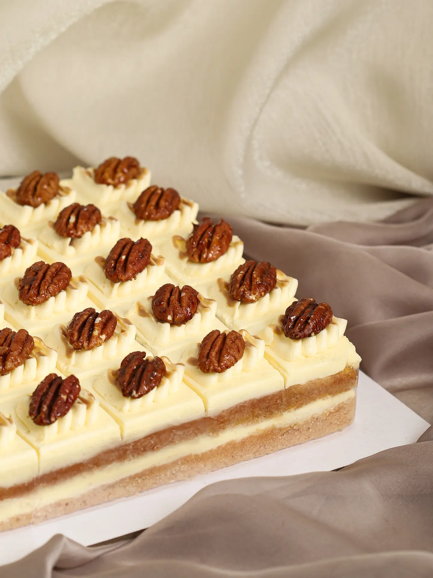 Pecan Cake - Medium