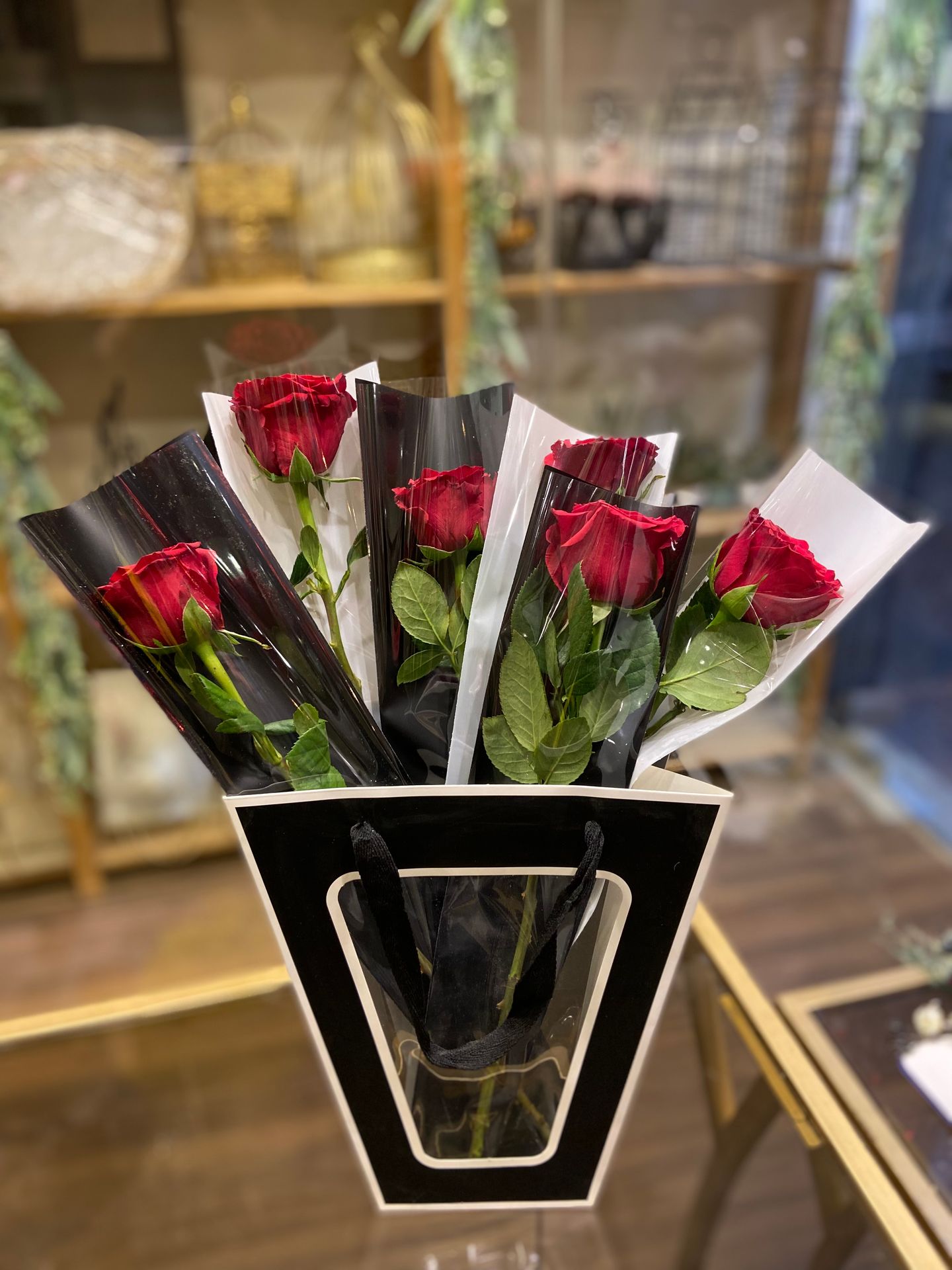 مجموعة توزيعات جوري احمر