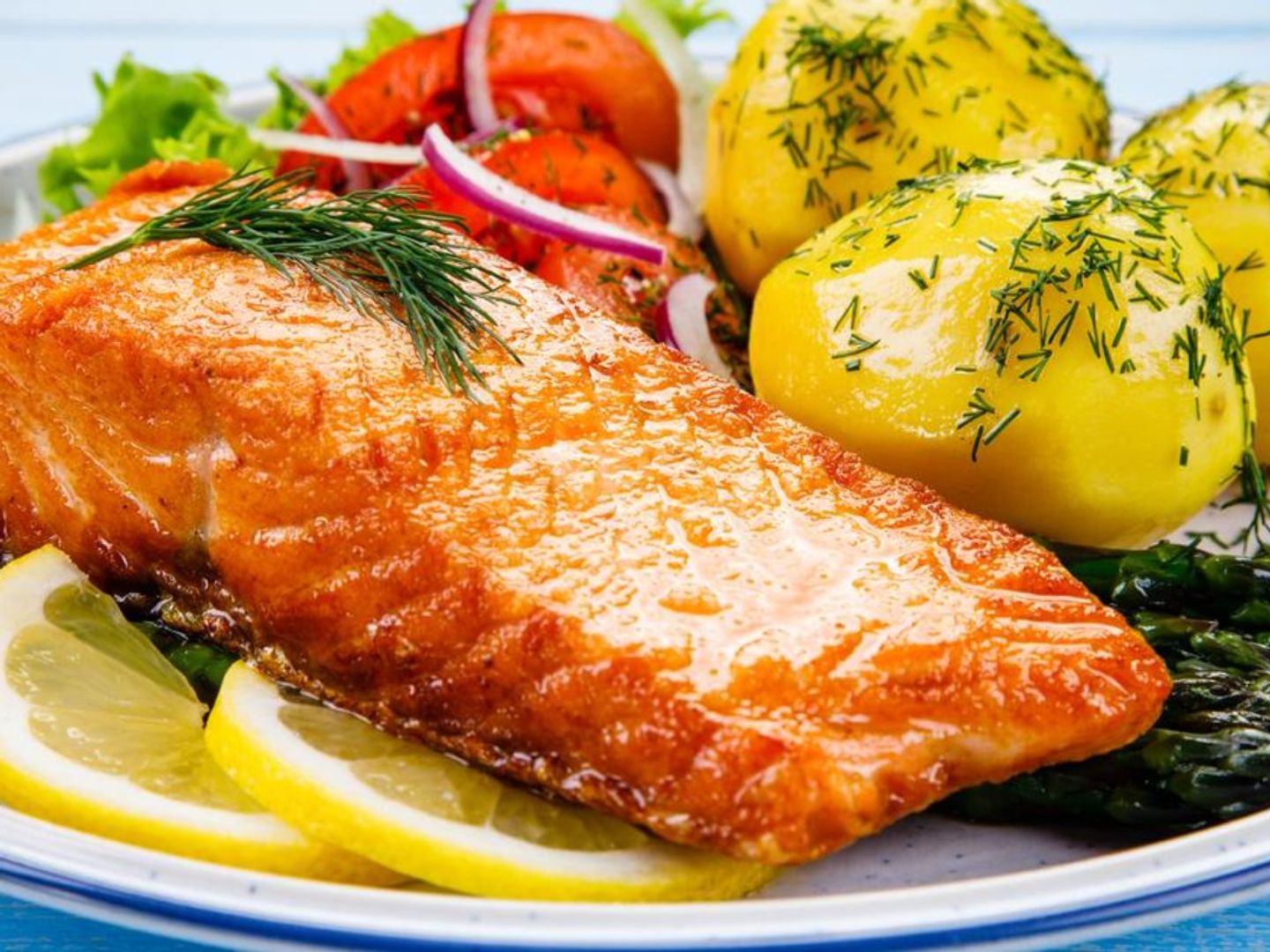 Fried Salmon With American Style Sauce