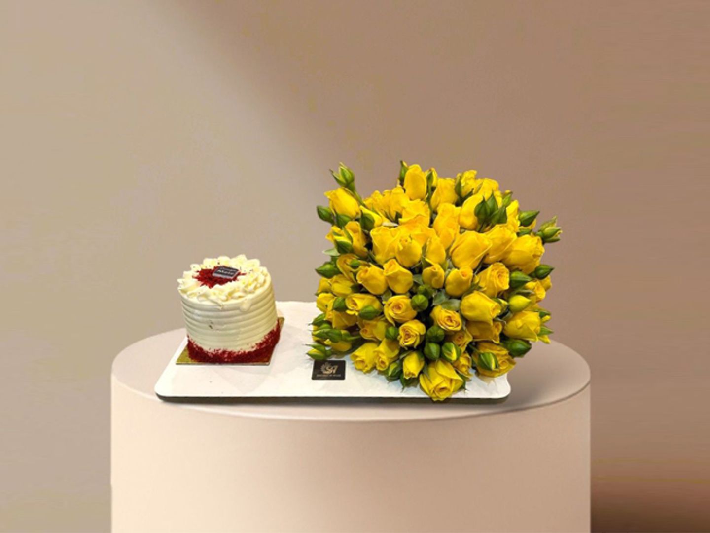 Cake With Yellow Baby Rose