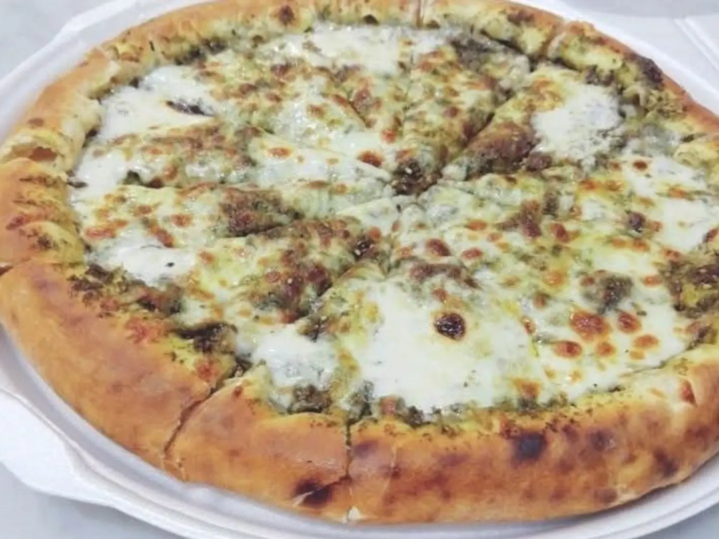 بيتزا زعتر أطراف جبنه كبير