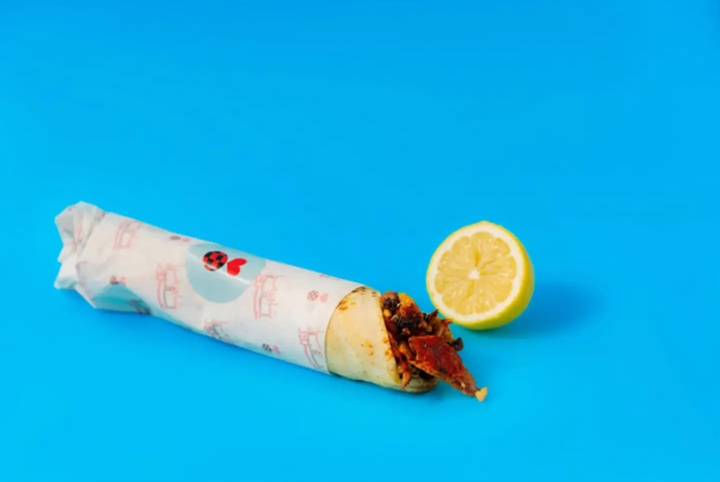 Sarukh Shawarma With Srar And Lemon