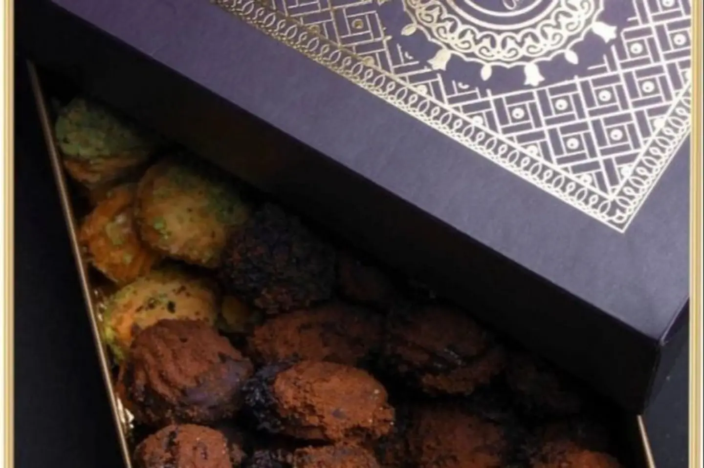 Petit Four Pardesi