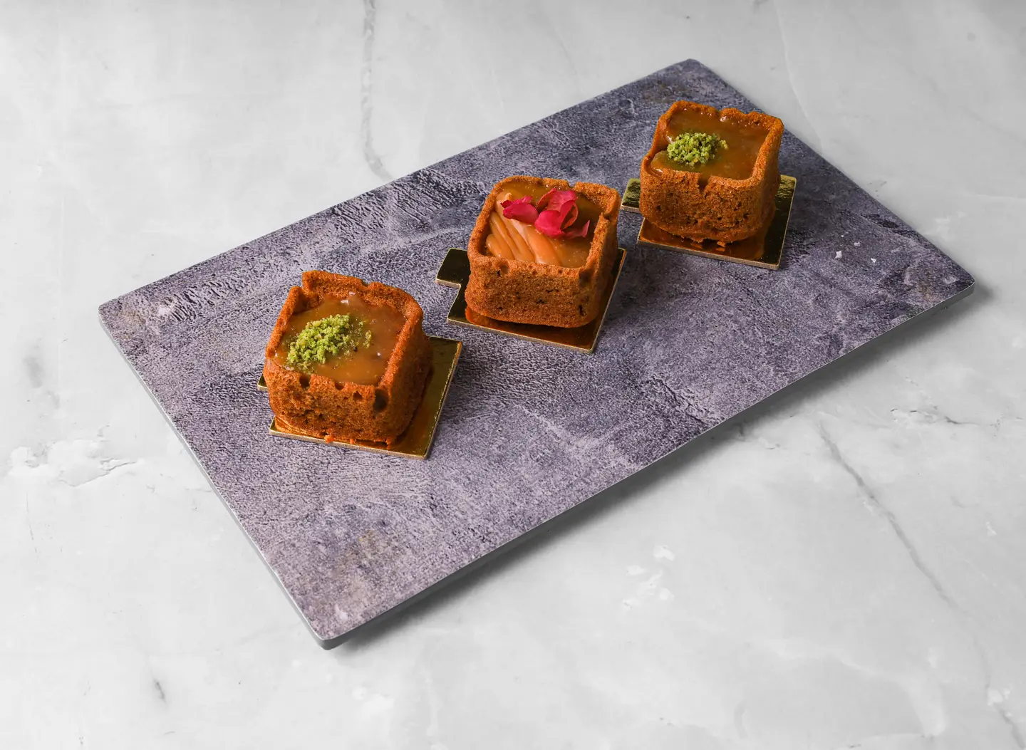 ميني كيك تمر 3 قطع