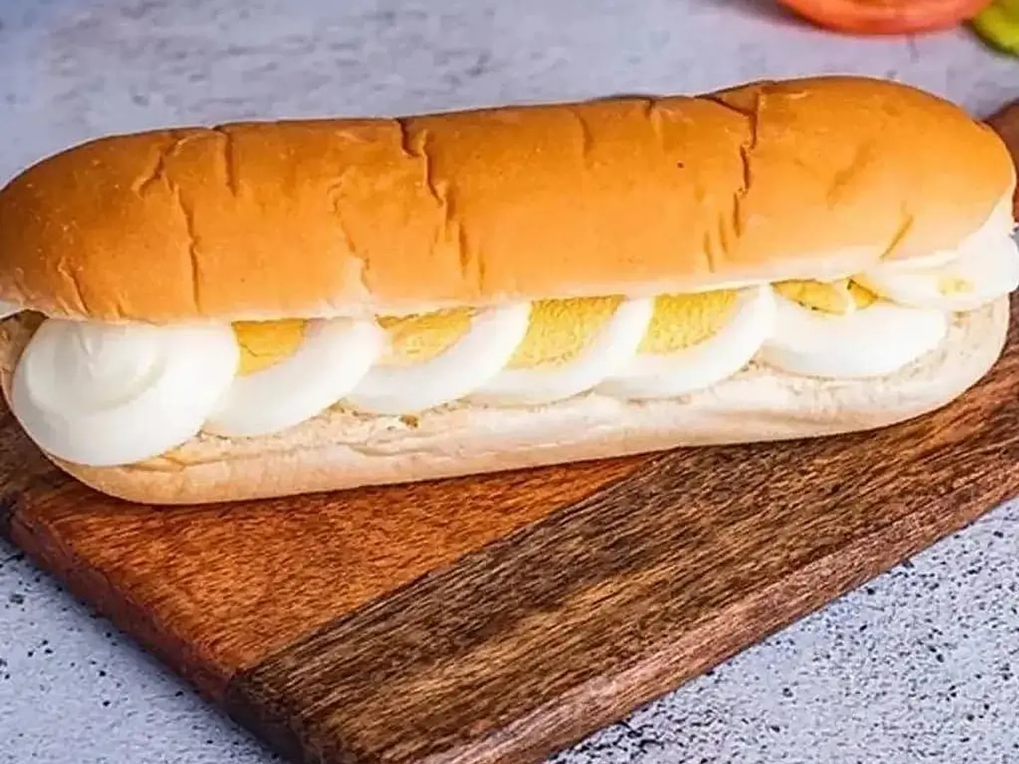 ساندوتش بيض مسلوق