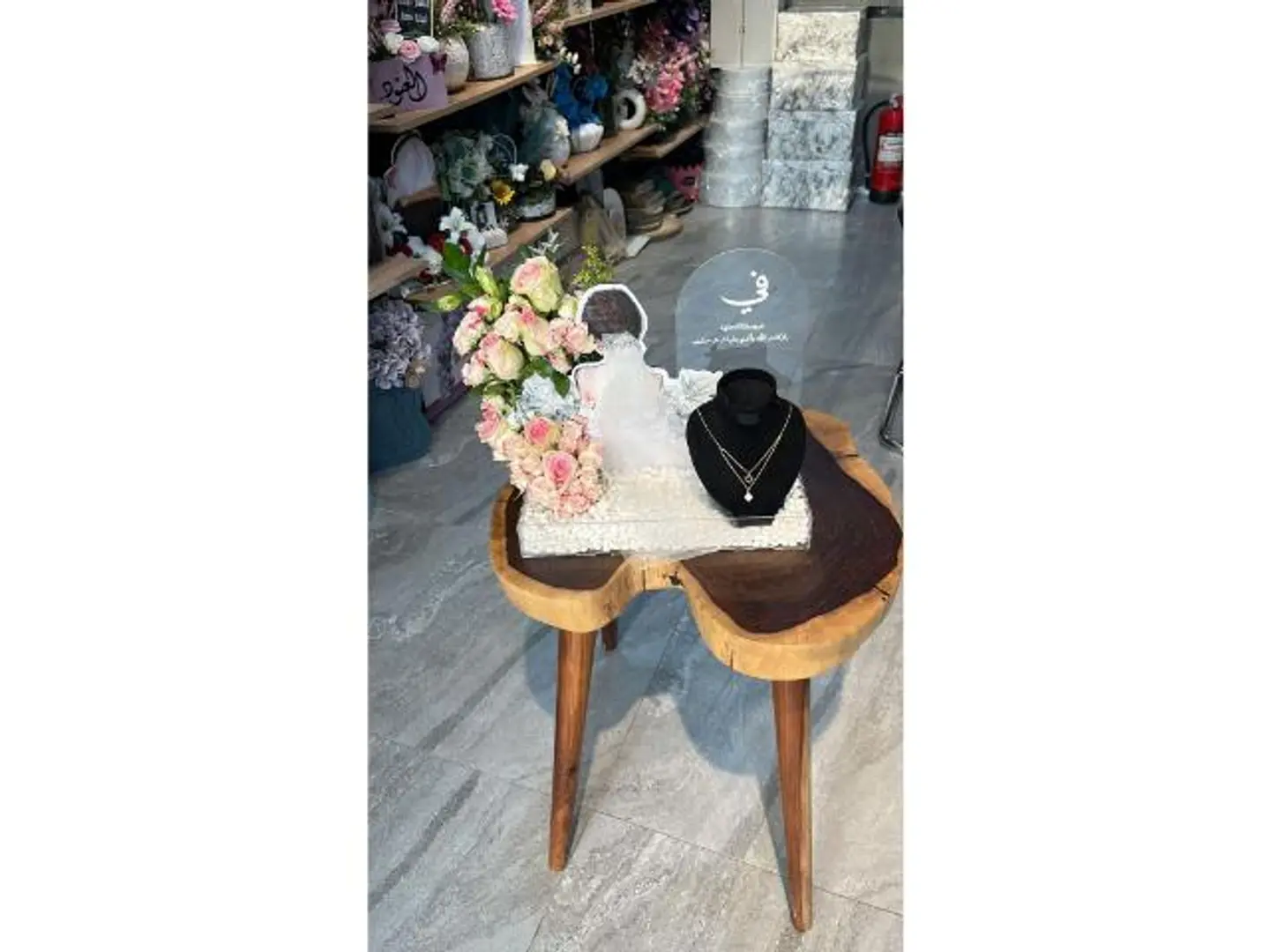 ستاند عروسه ورد طبيعي٣