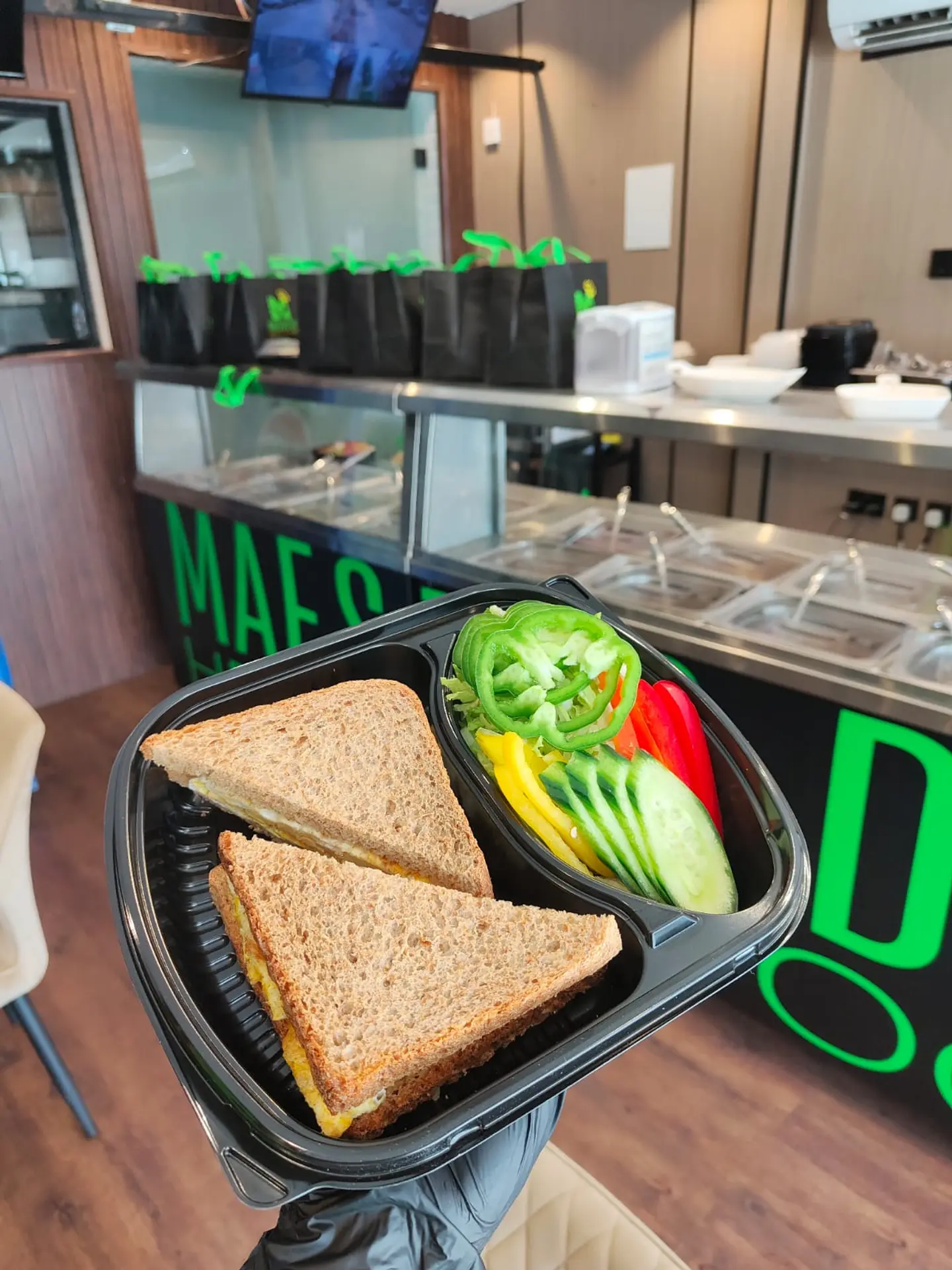 اومليت حلومي