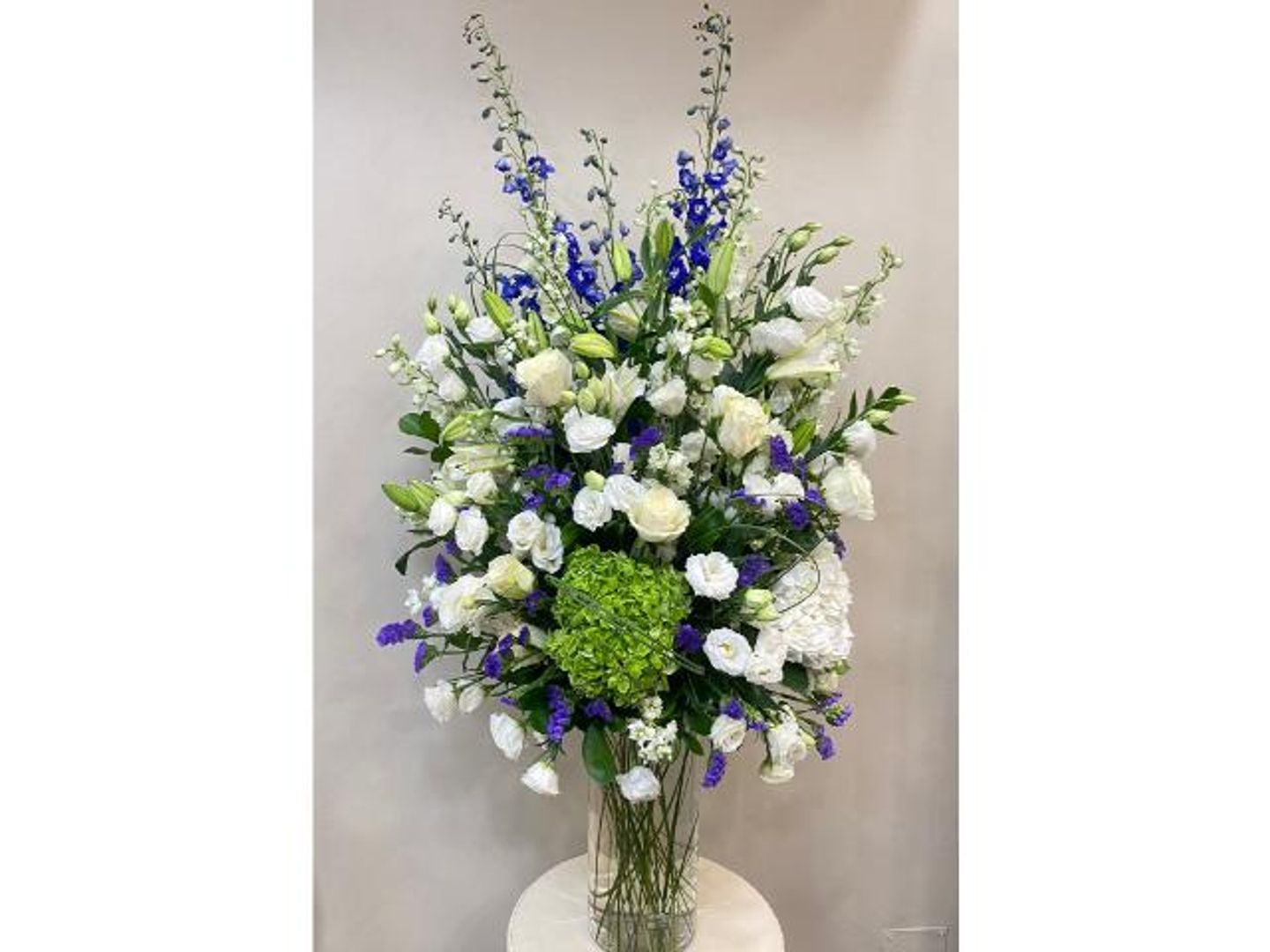 White Mixed Vase With Blue