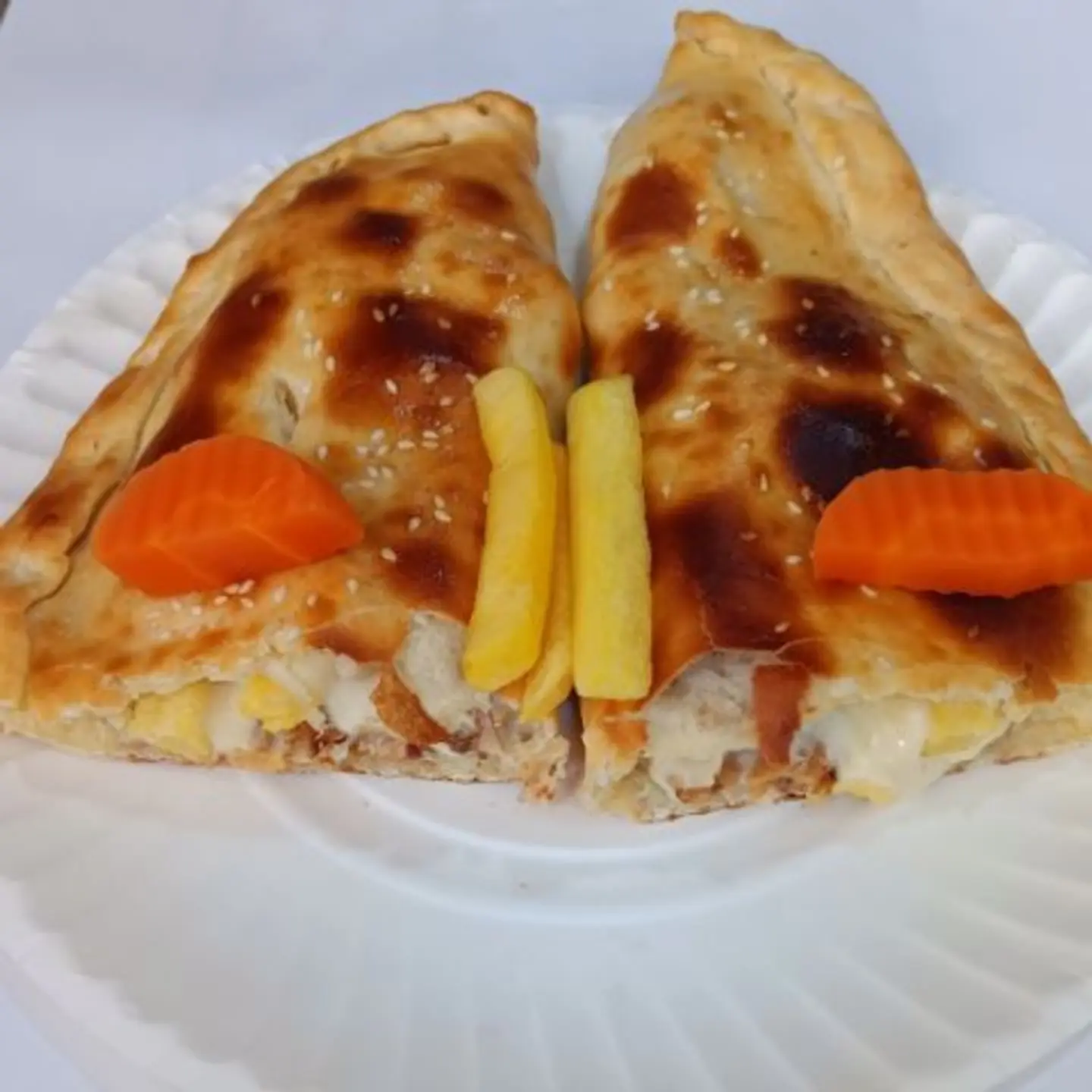 فطيرة الشاورما مع الجبن السائل