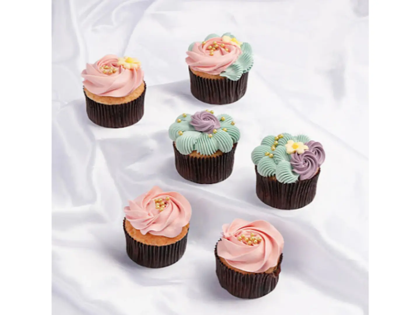 كب كيك الفانيليا الباستيل اللذيذ