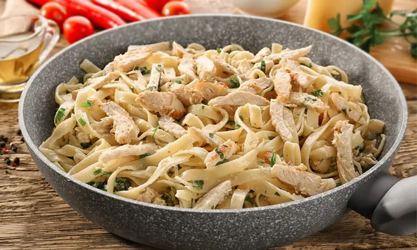 دجاج مع باستا الفطر