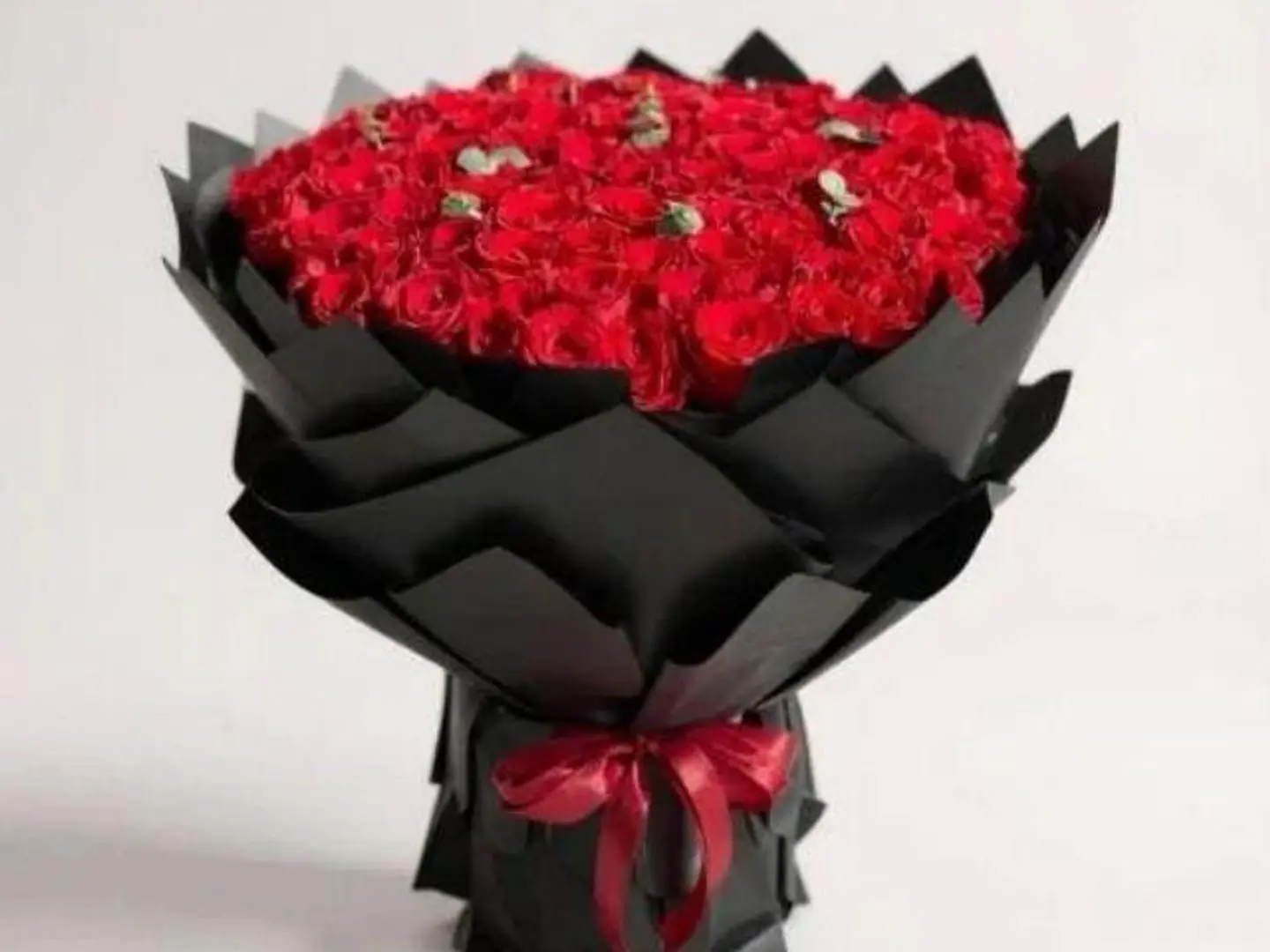 بوكية ‏أنت بالبَال خالصين منها بس يدي بيدك متى؟