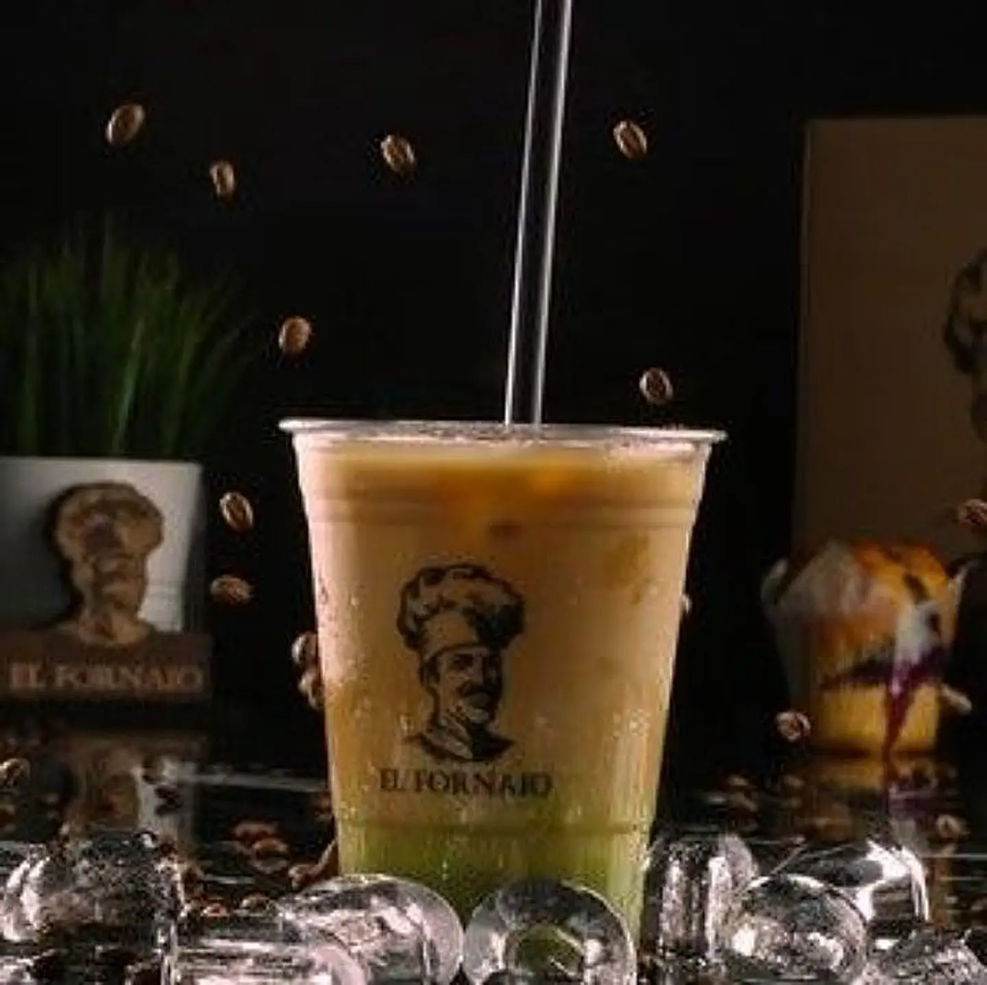 لاتيه فستق بارد