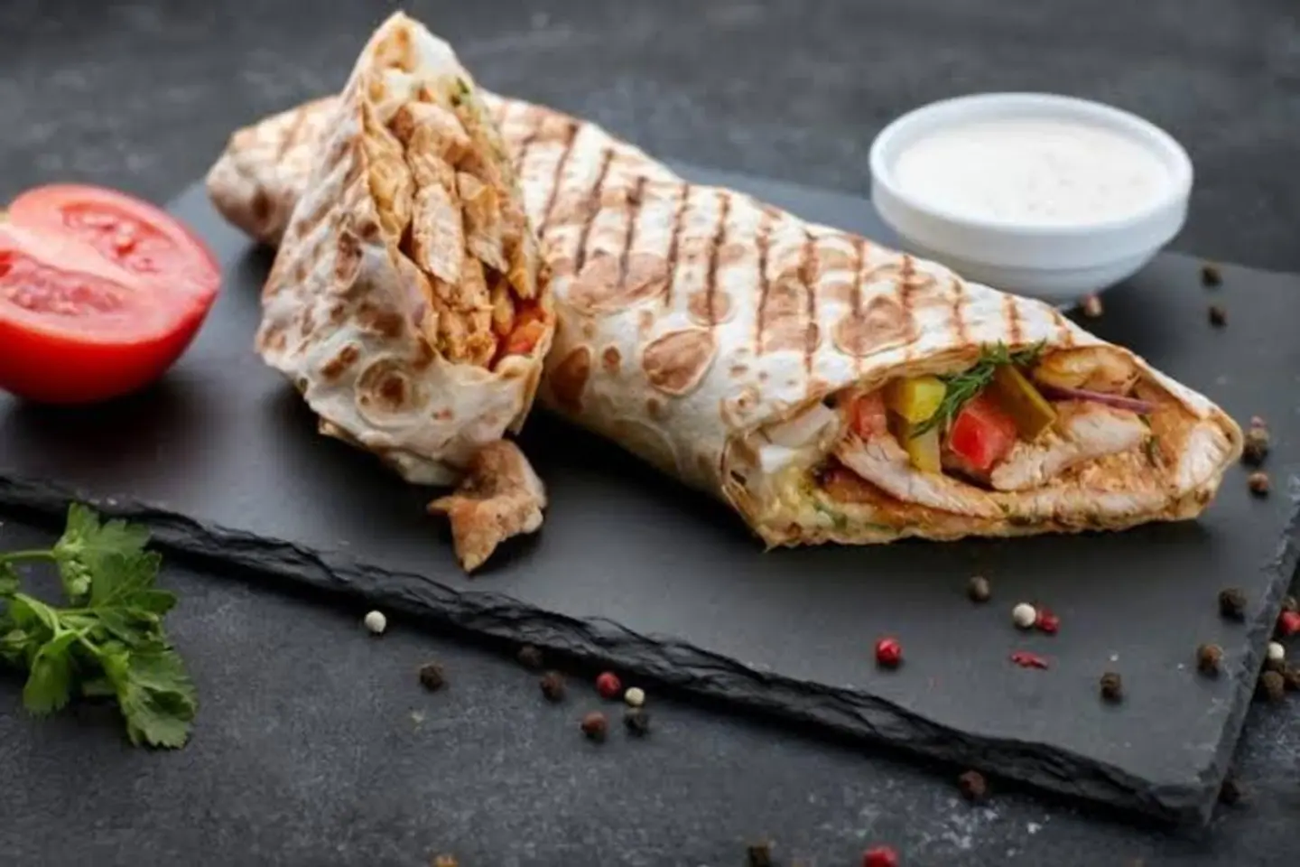 رول فاهيتا تشكين