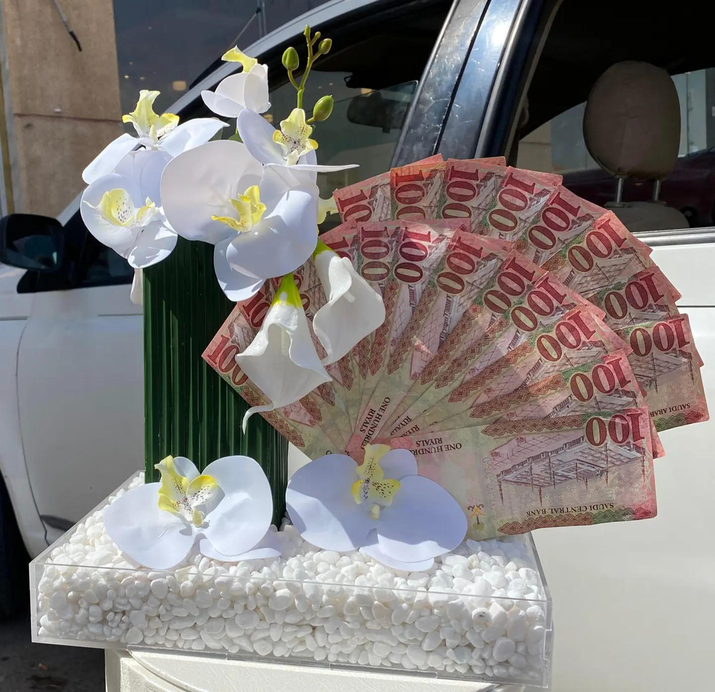 تنسيق بكس اكرلك مع ورد الاوركيد