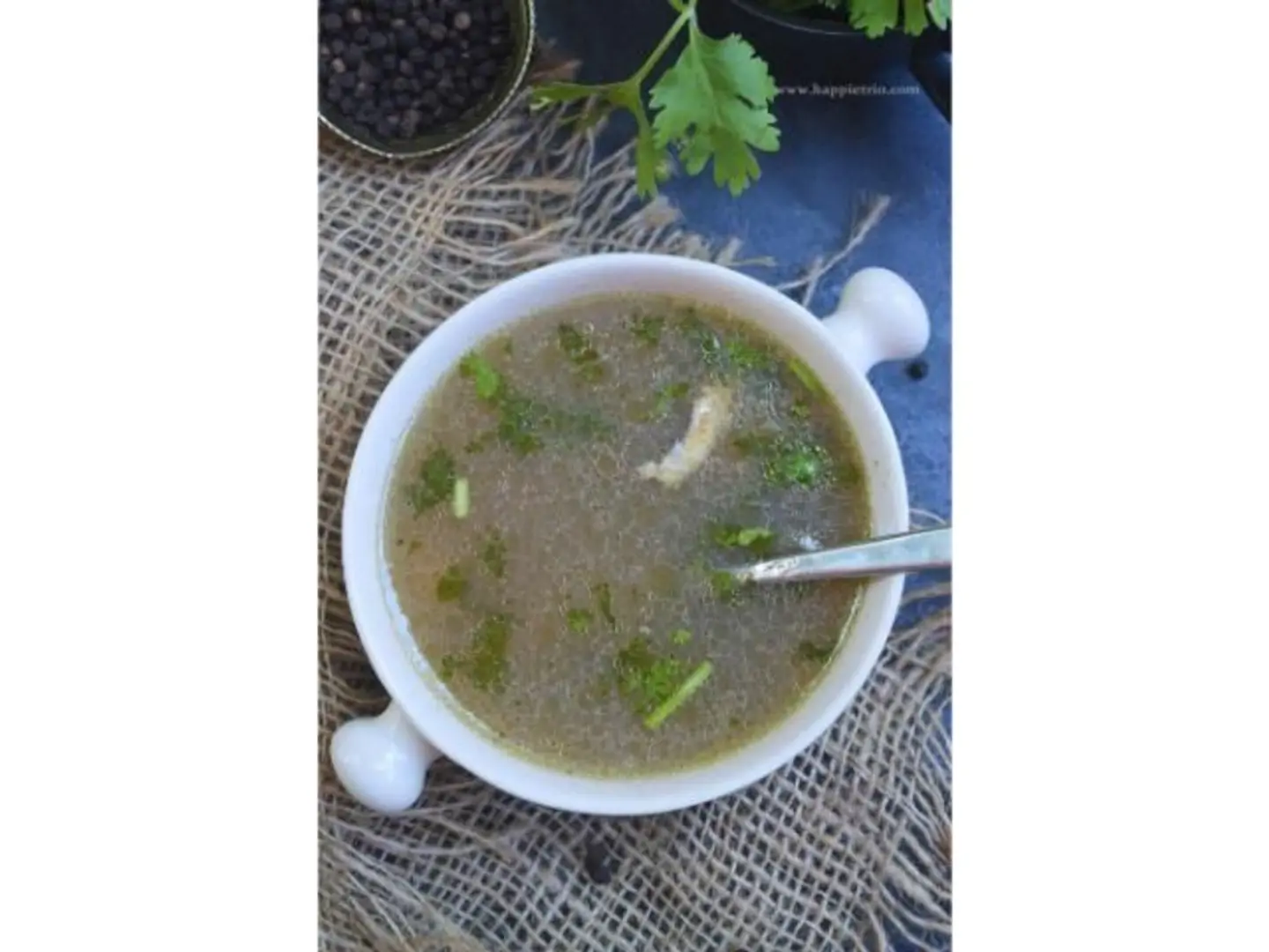 شوربة دجاج صافية