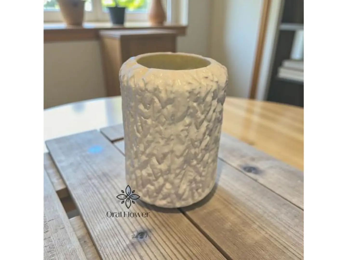 فازة سراميك ابيض