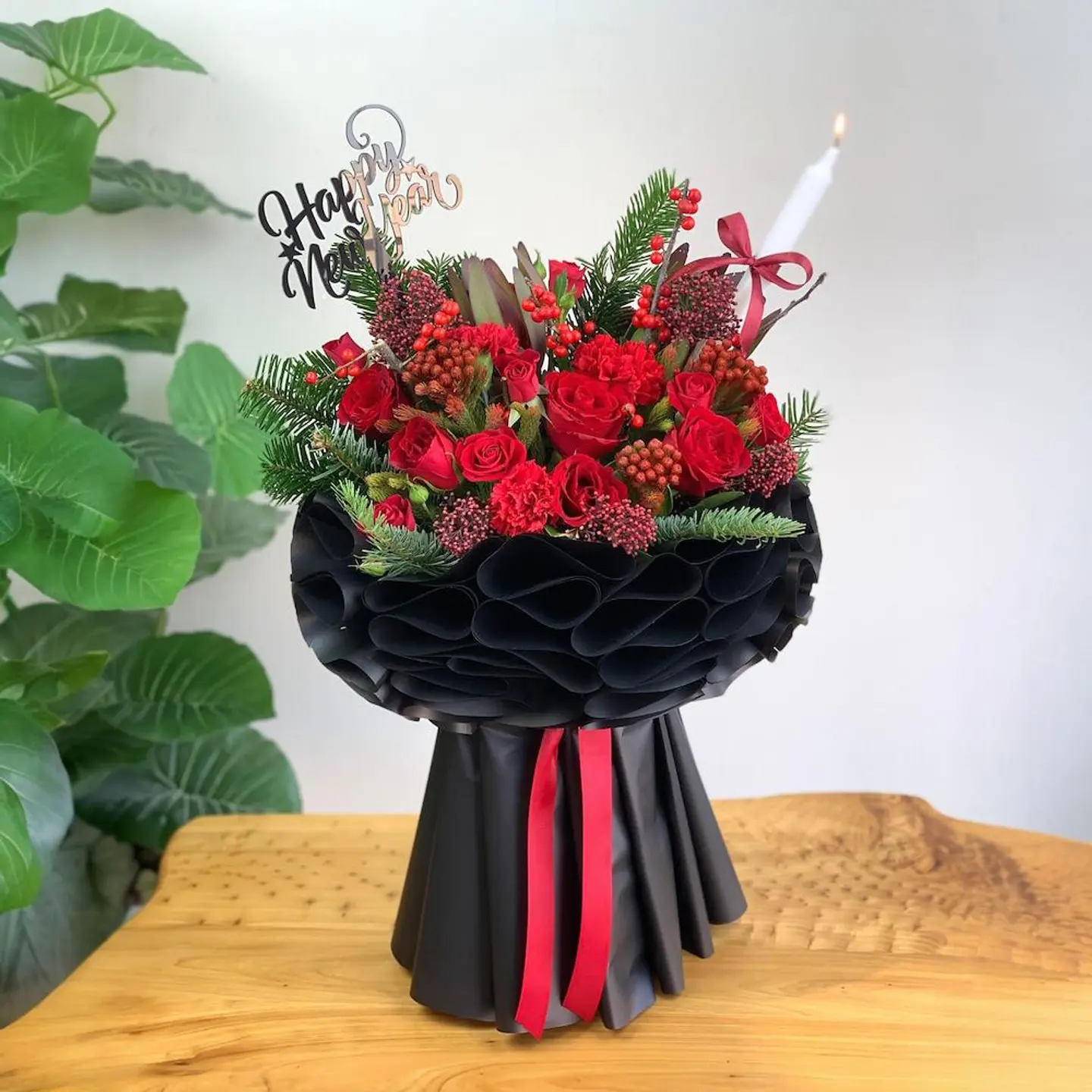 باقة حمراء فاخرة