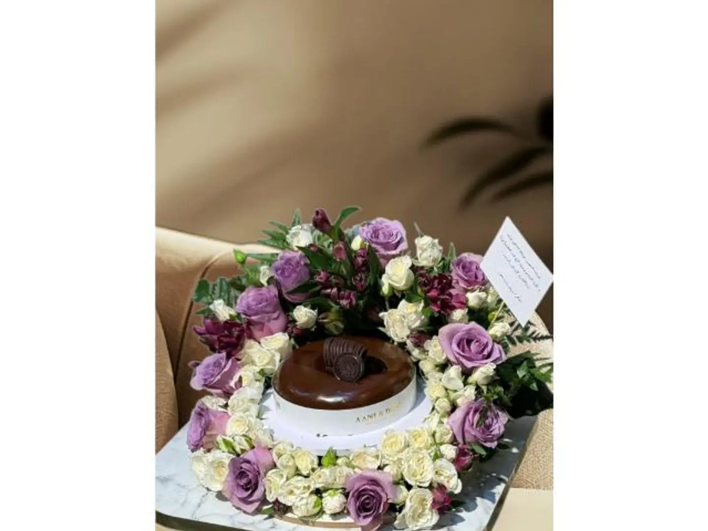 كيكه انتي وداني الممتازه مع ورد