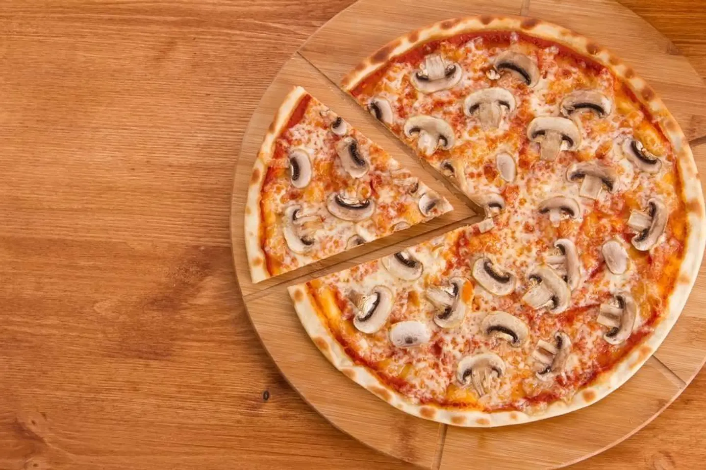 Hamsa Mushroom Pizza