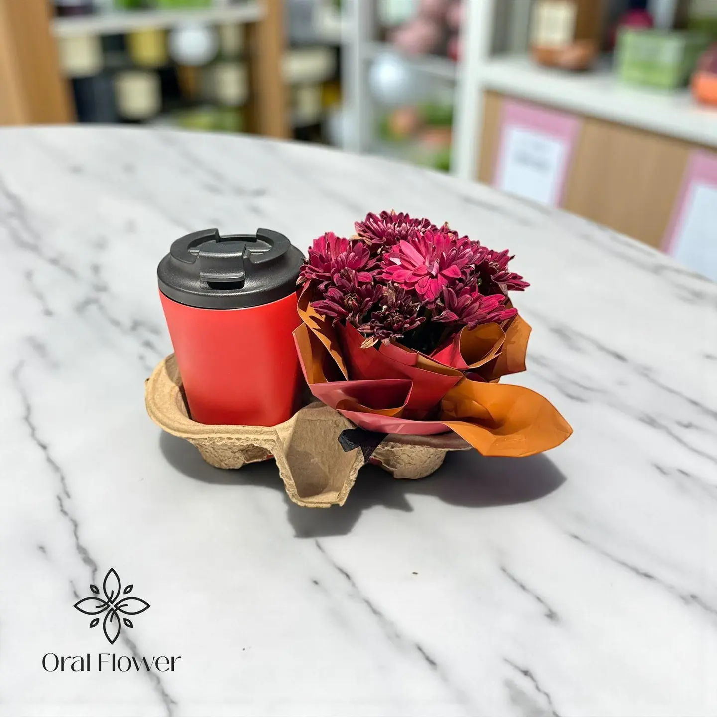 مق ااحمر مع ورد