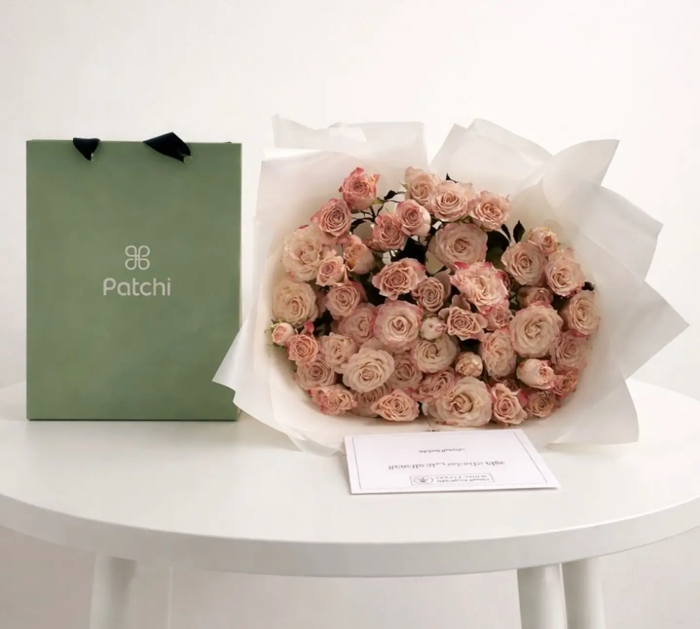 شوكليت باتشي مع باقة انيقة