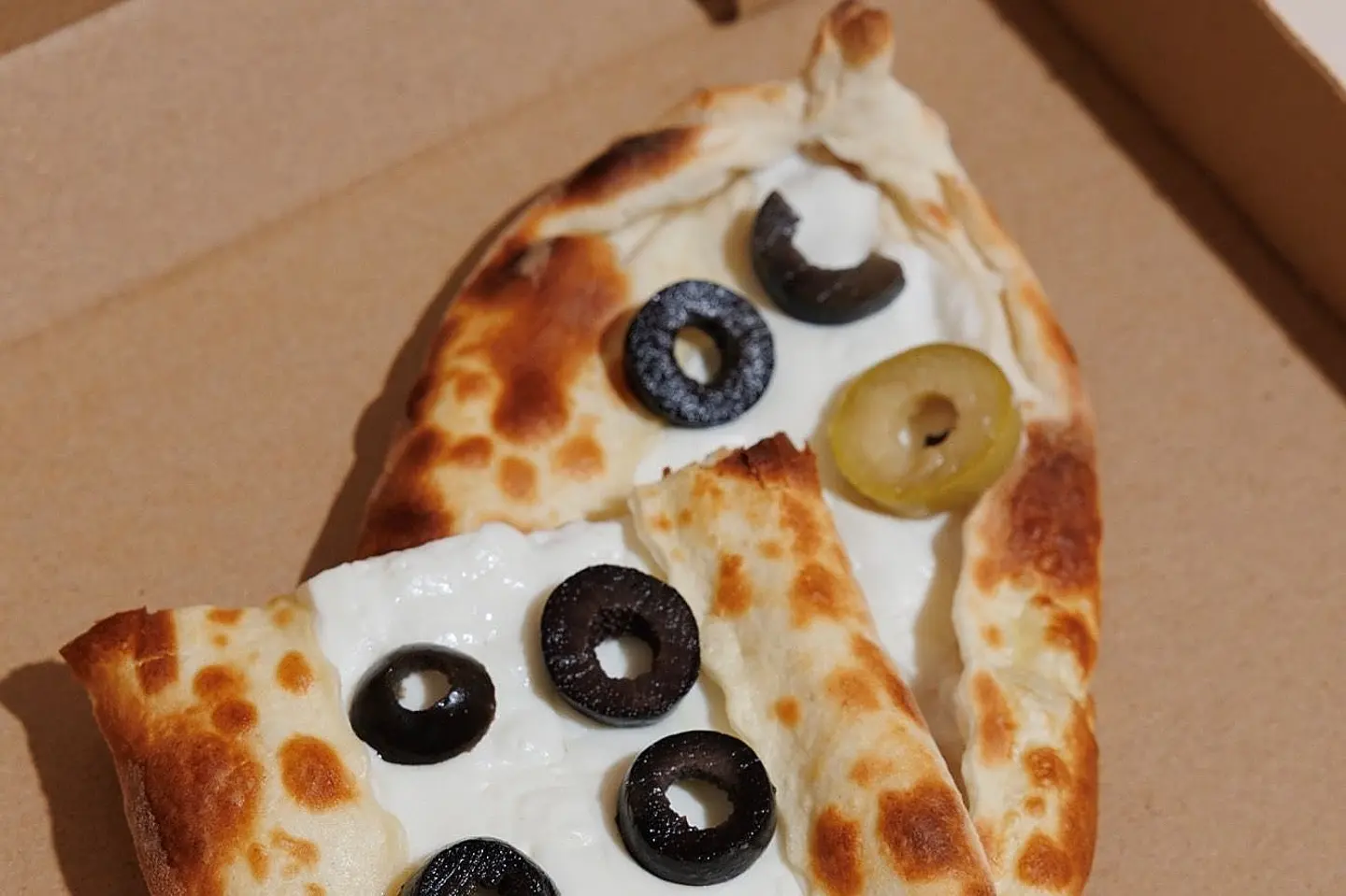 فطيرة لبنة الزيتون