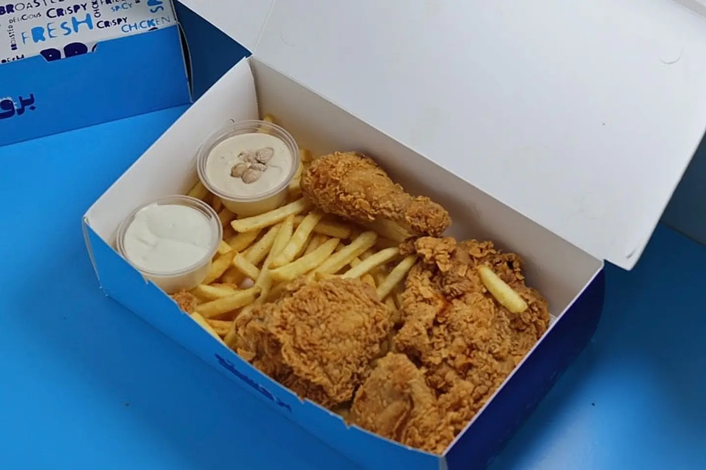 4 Broasted Chicken 4 Soft Drinks