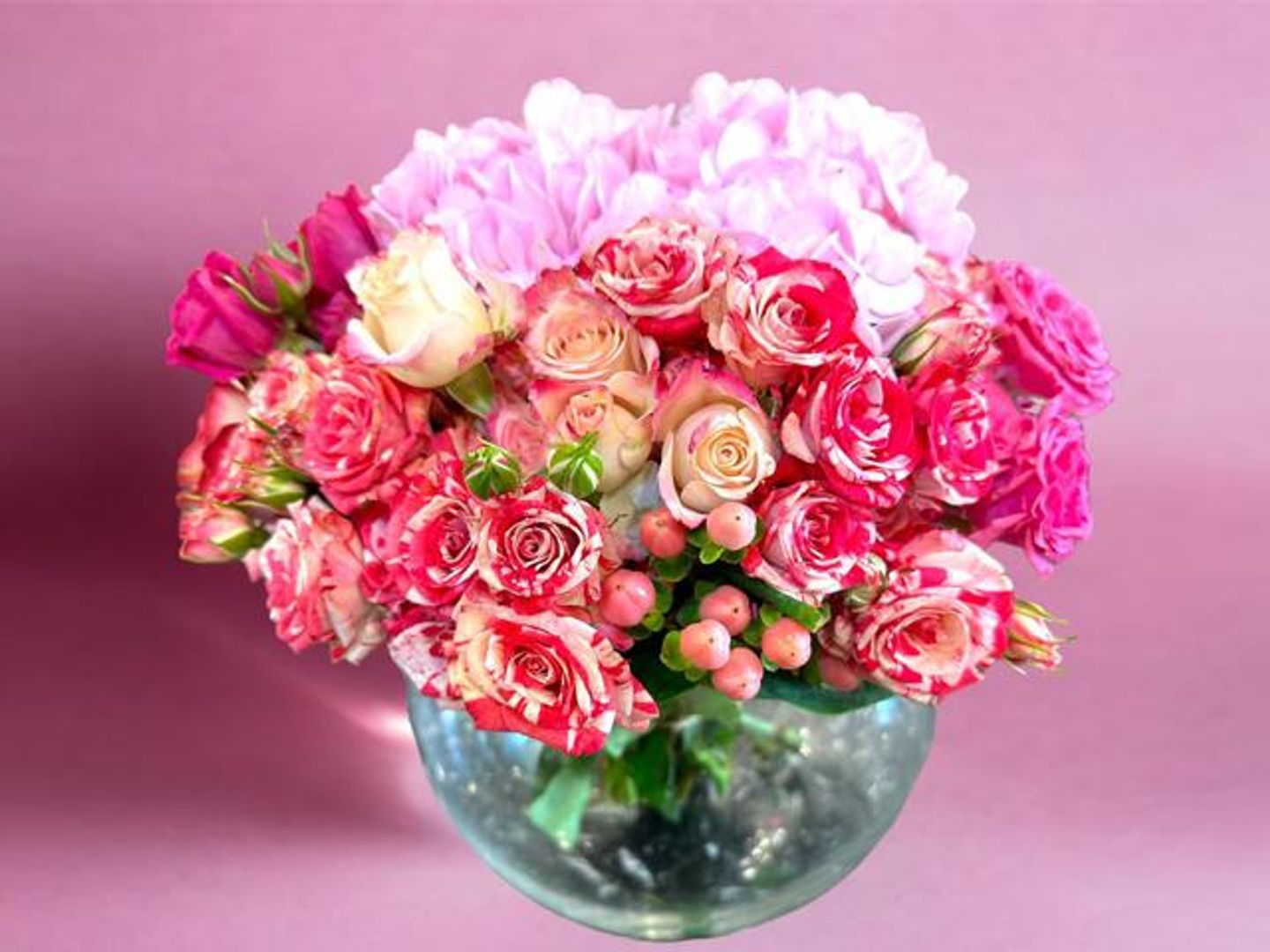 Sanabel Luxury Rose Vase Dr4