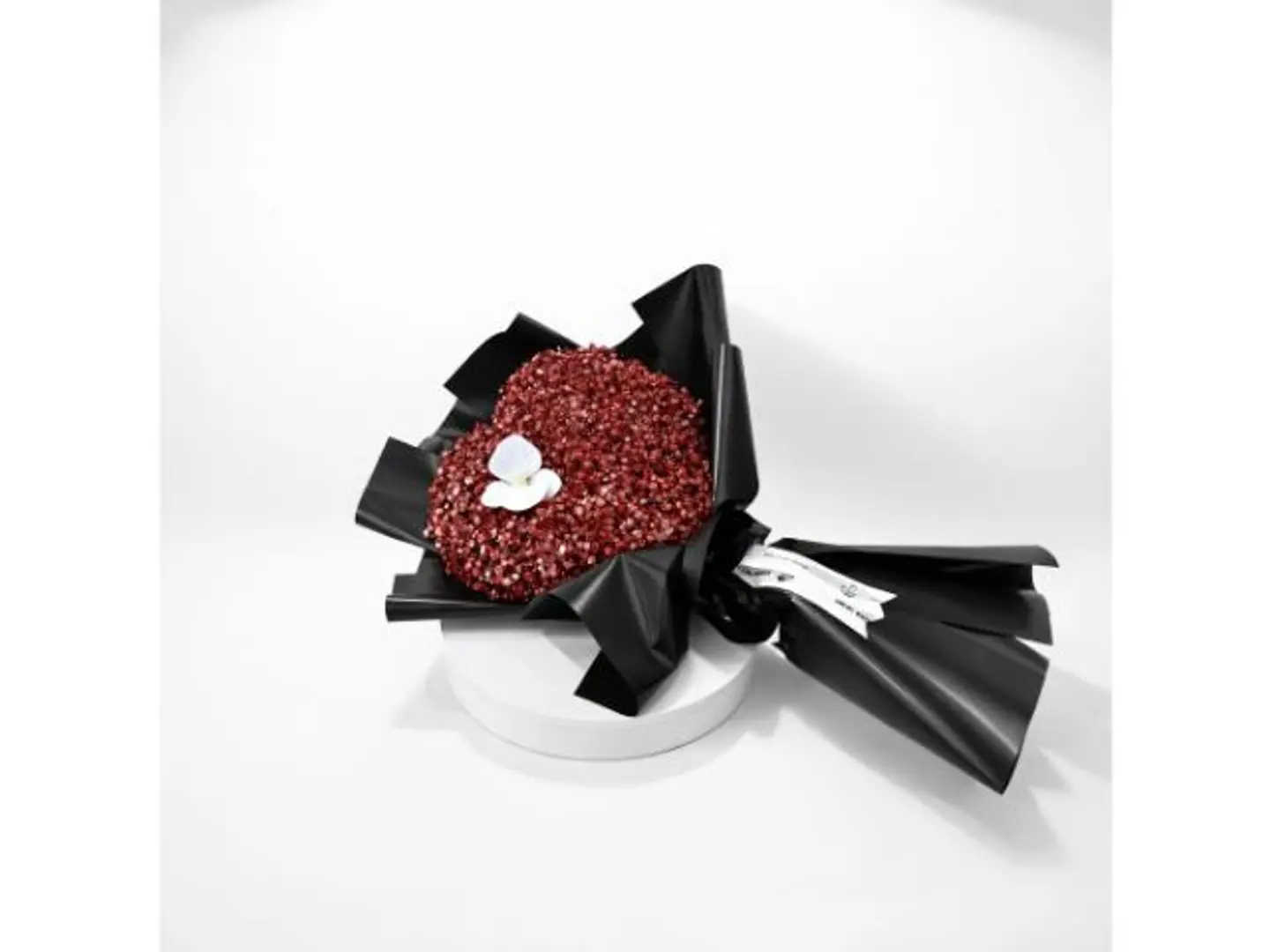 بوكيه جيبسوفيليا قلب أحمر فاخر