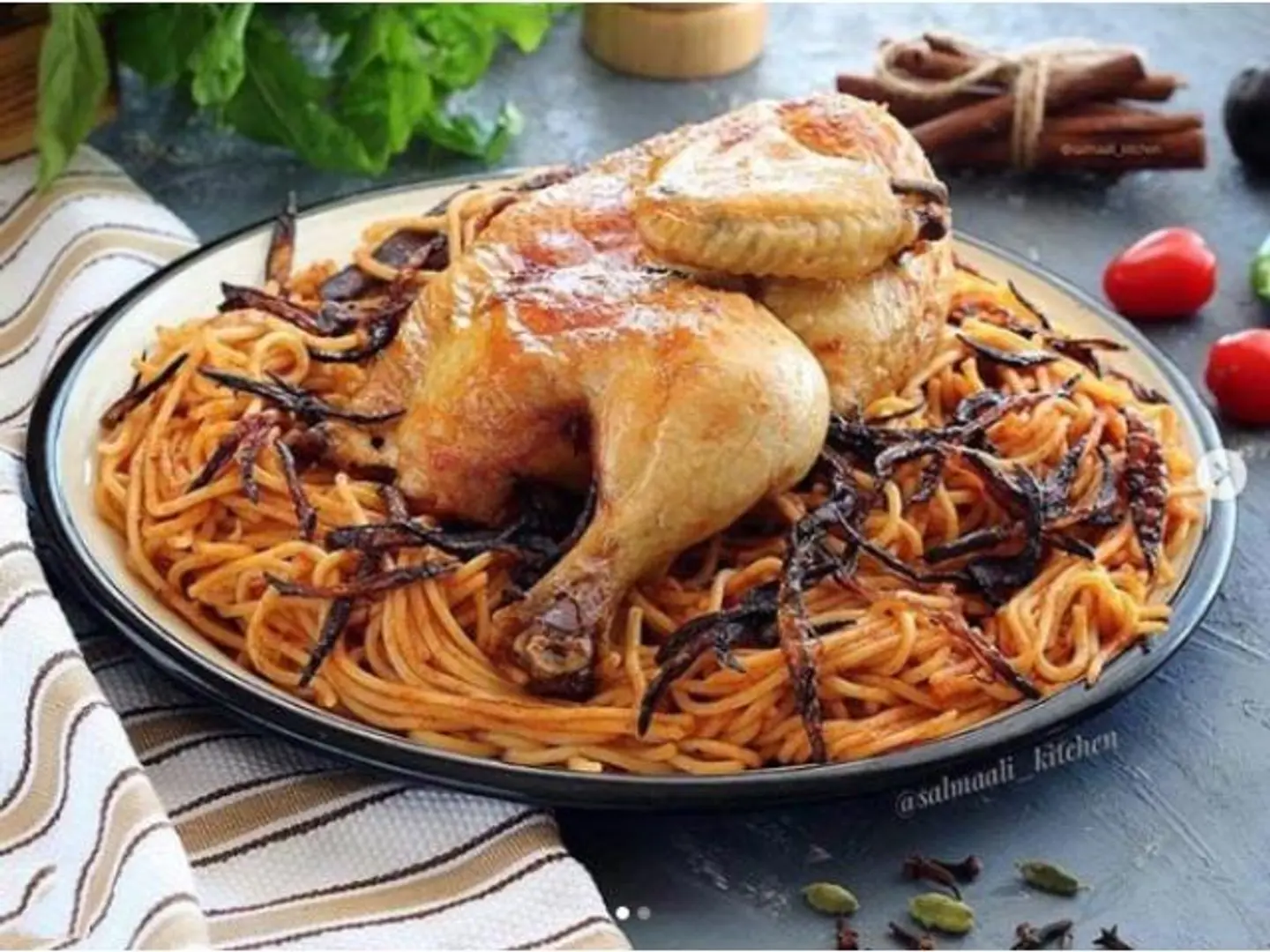نص دجاج مكرونة