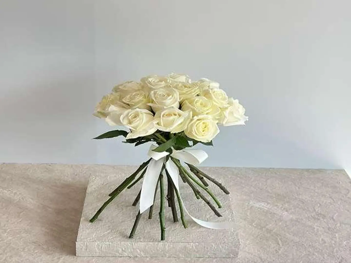 باقة الفخامة البيضاء