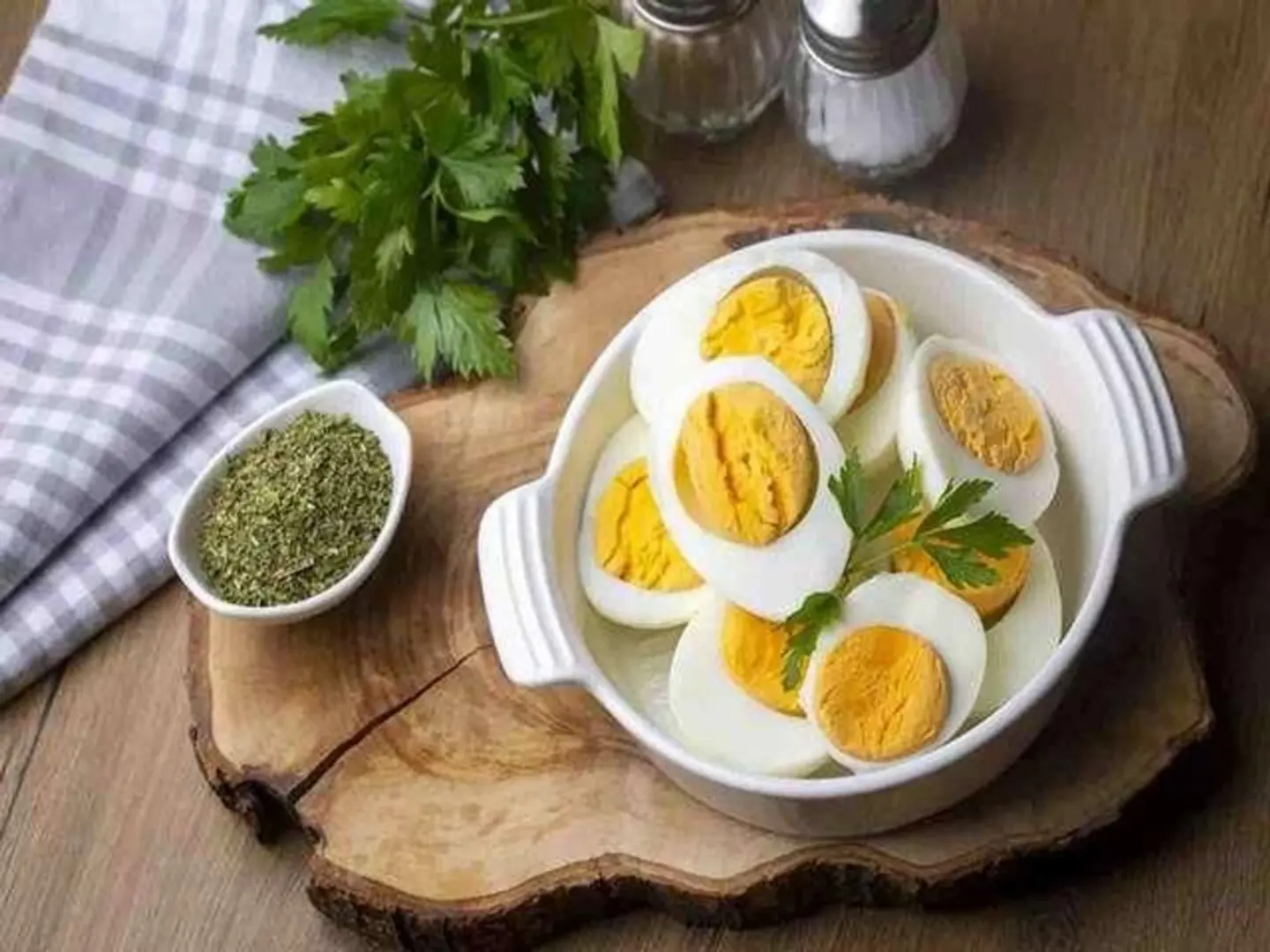 صحن بيض ساده