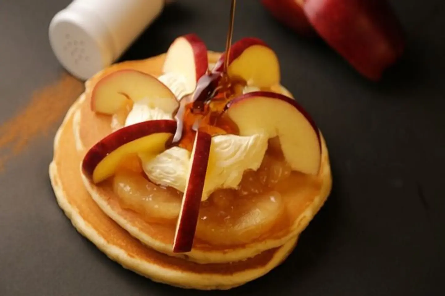 Cinnamon Apple Pancake