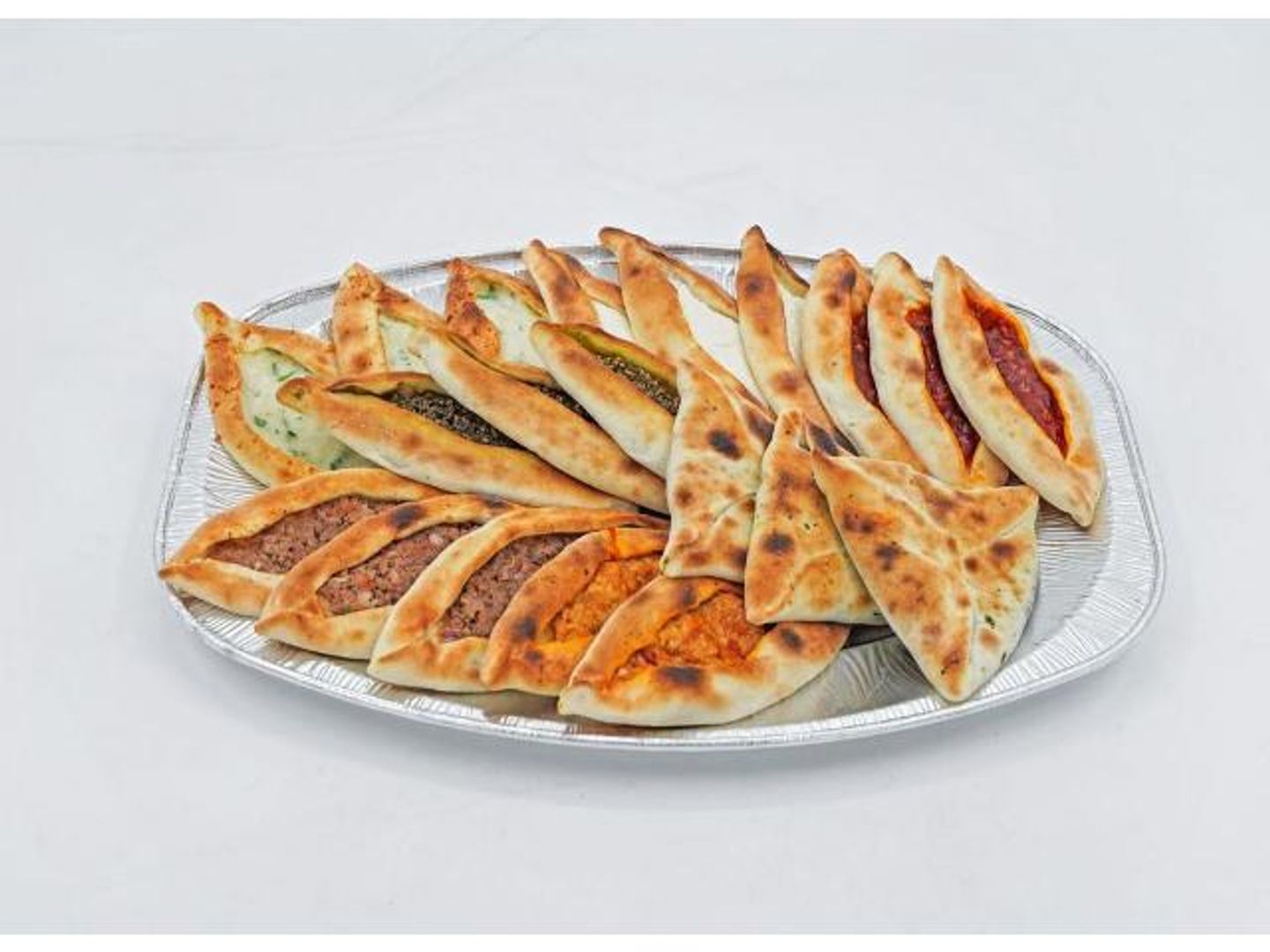 صحن معجنات مشكل