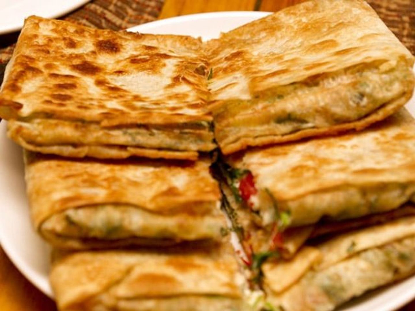 مطبق جبن مع دجاج