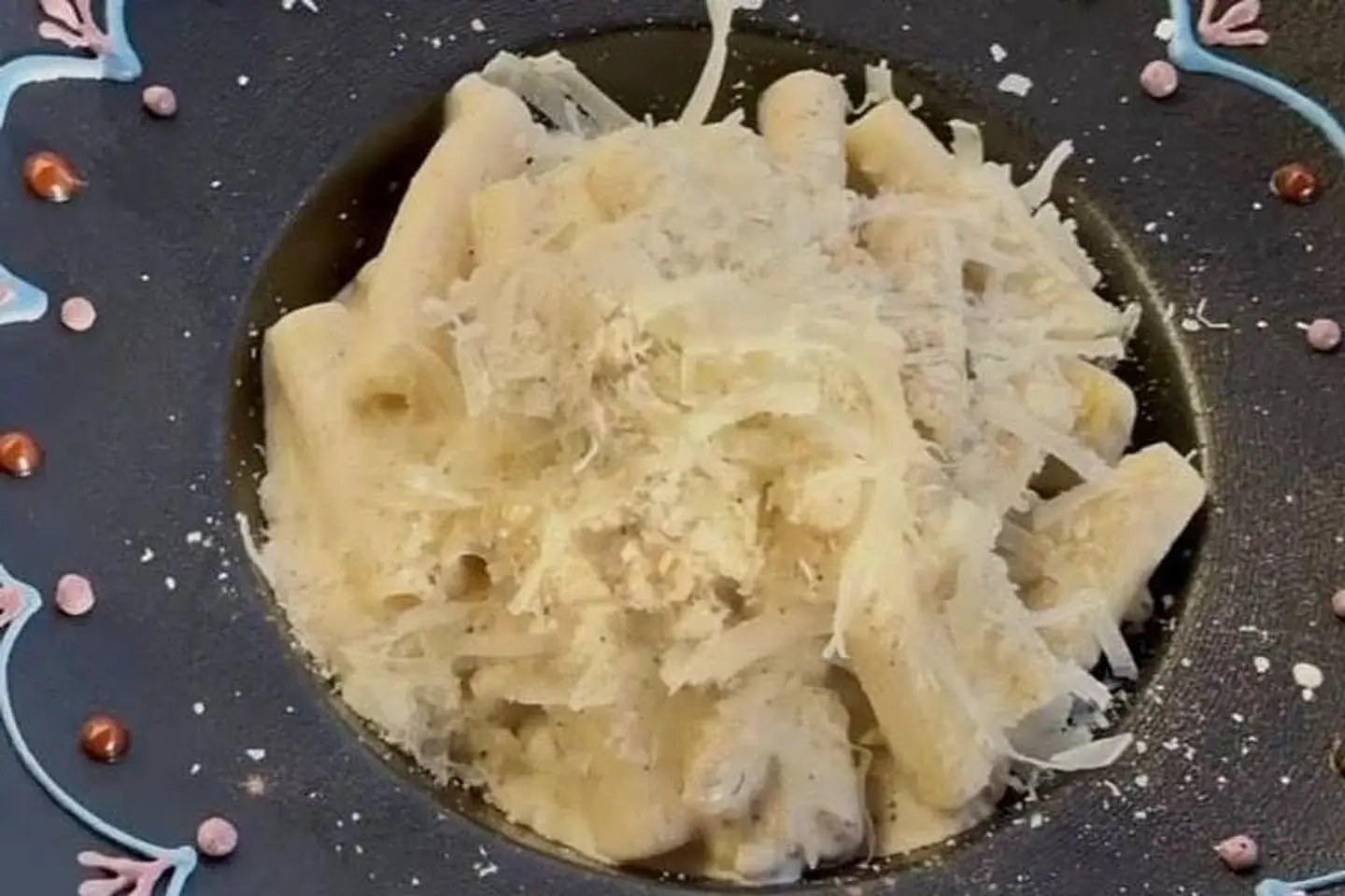 مكرونة ترافل