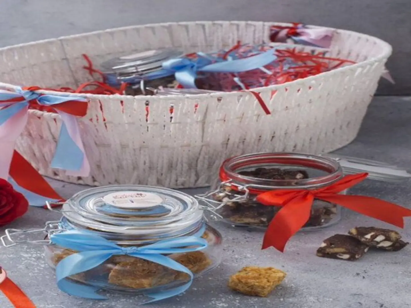 Jar Basket Contains 4 Jars (Rocky Road 2 Rice Krispies 2)