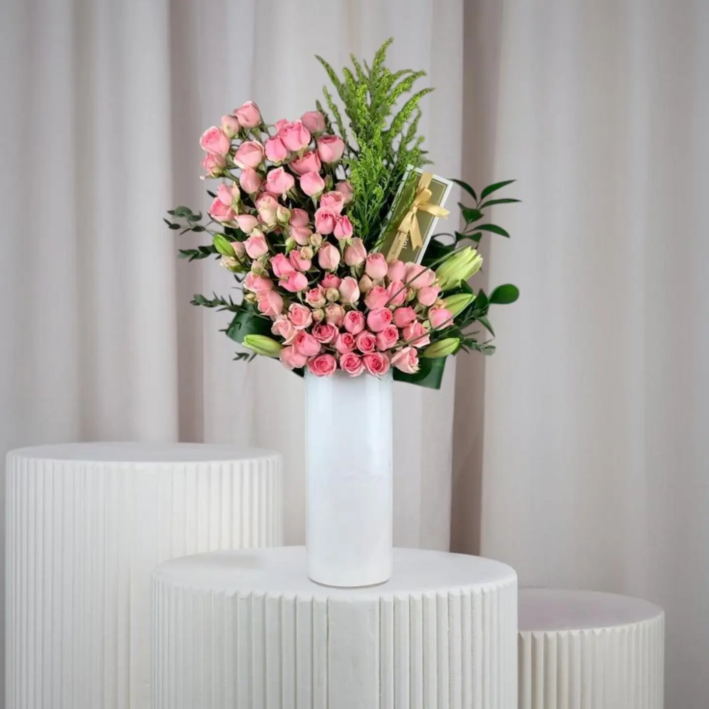 فازة الأزهار وبستاني