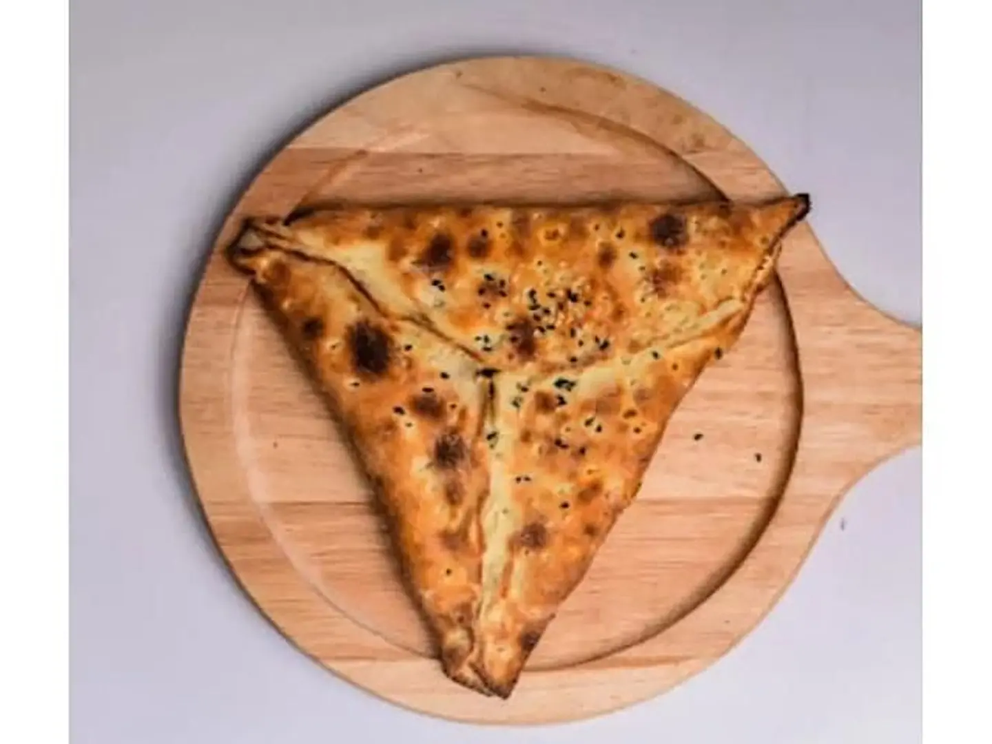 فطيرة سبانخ مع موزريلا