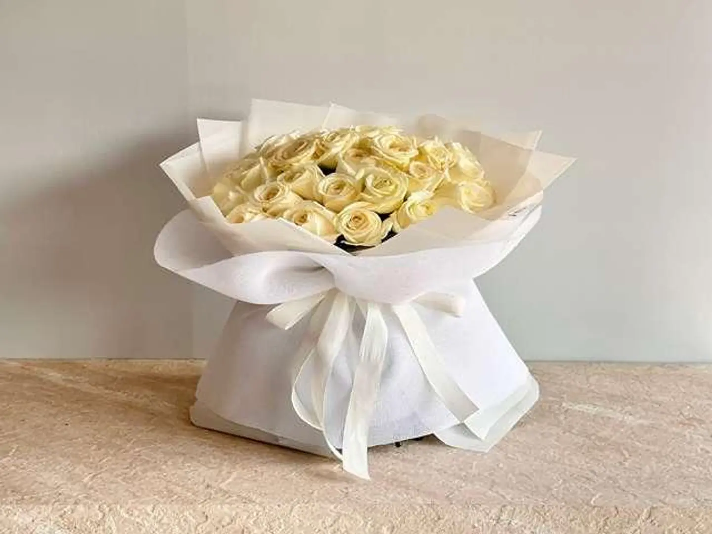 باقة السكون الأبيض