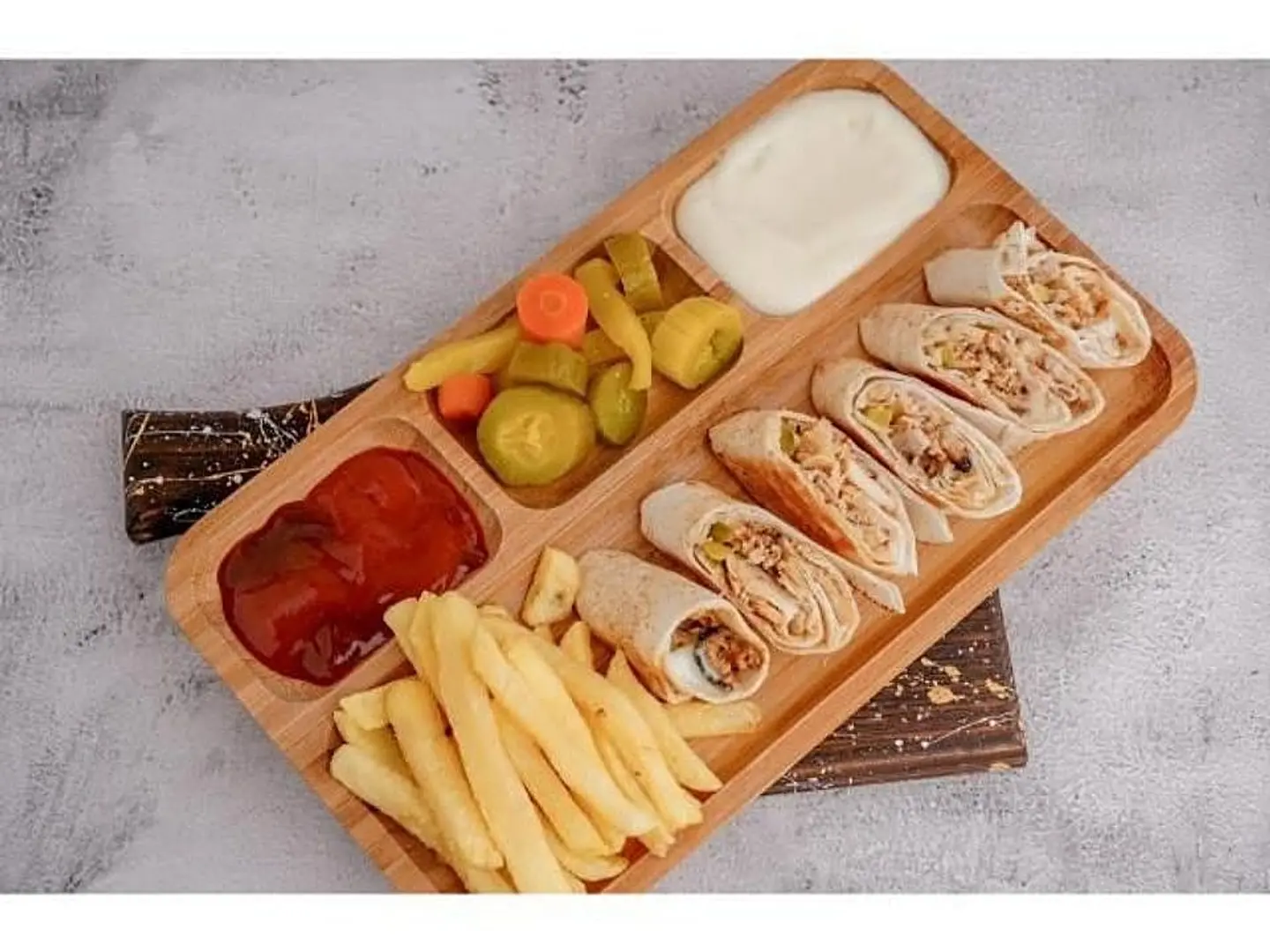 عري دجاج دبل بالجبن٢ صاروخ ١٨قطعه