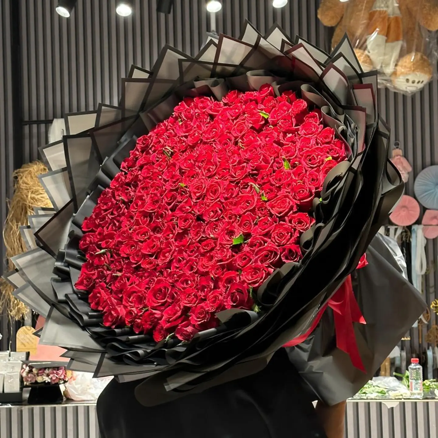 بوكي كبير شكرًا جزيلًا على وجودك في حياتي، الورد لا يضاهي جمالك.