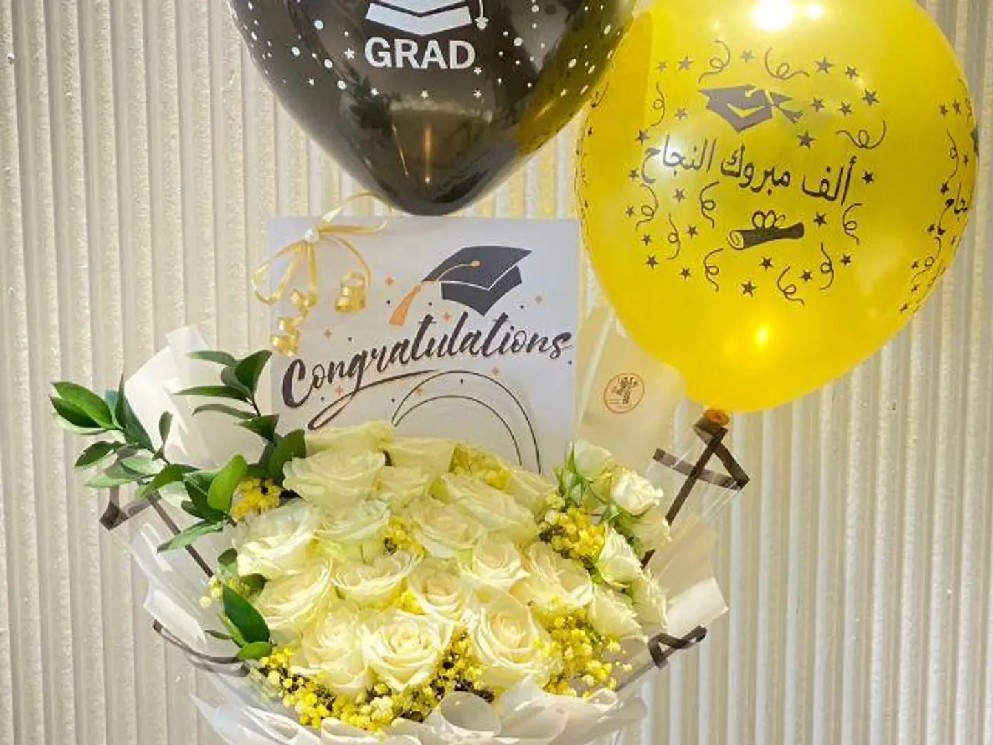 بوكية التخرج الابيض